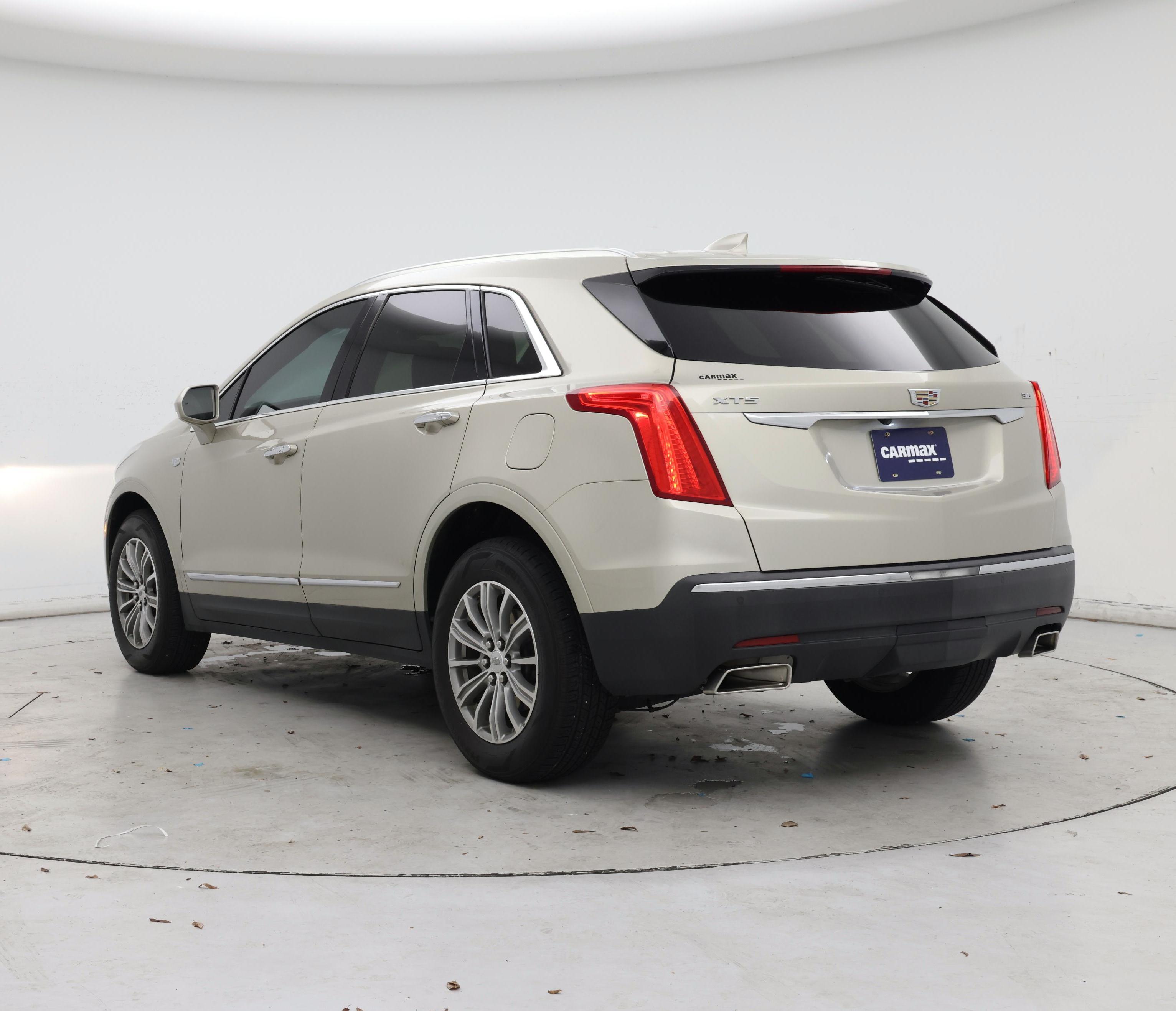 Thumbnail: 2017 Cadillac XT5 - 2