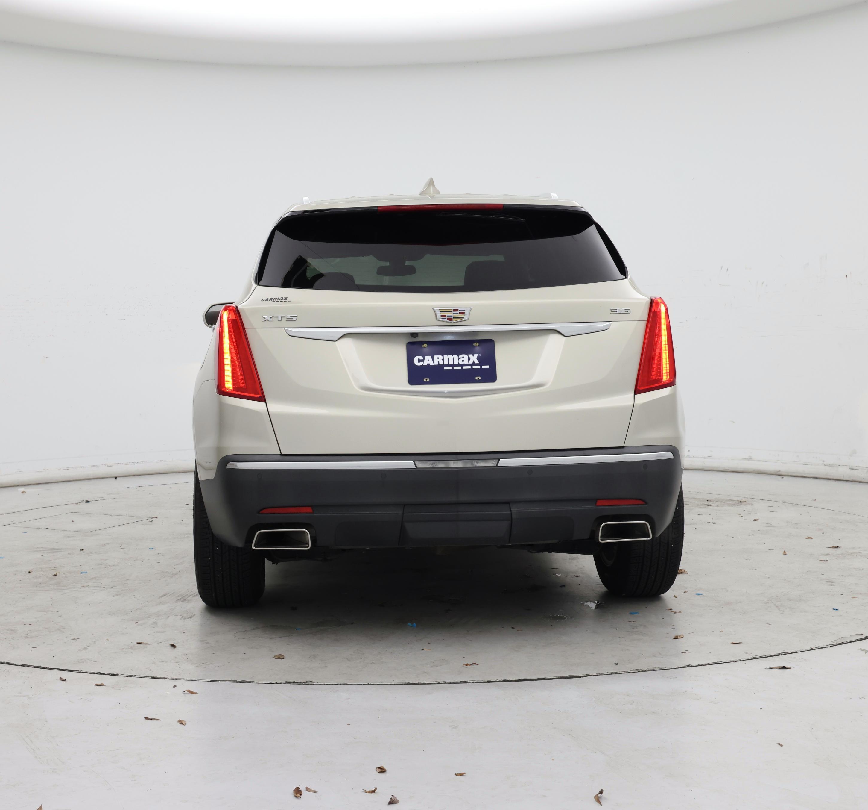 Thumbnail: 2017 Cadillac XT5 - 6
