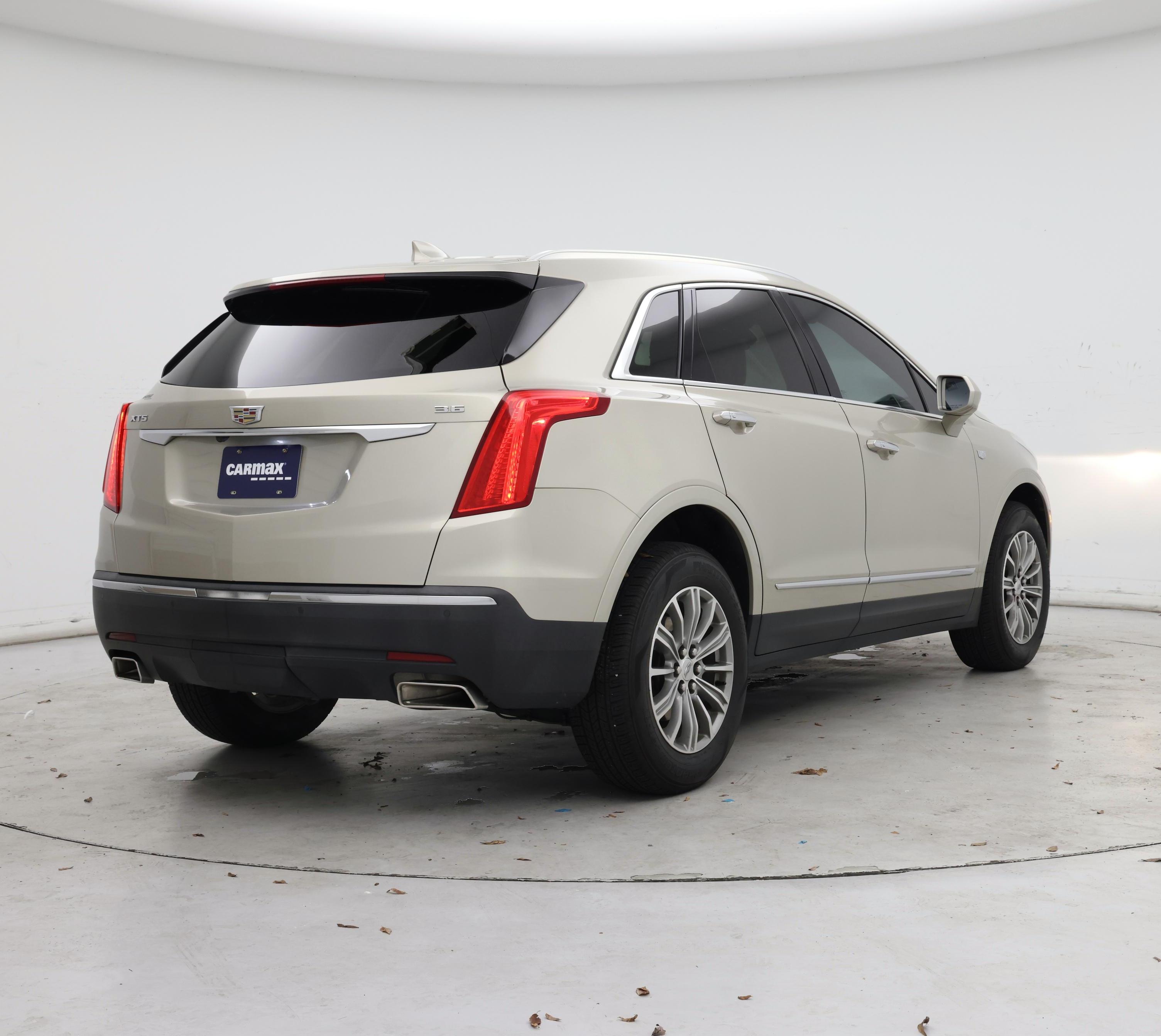 Thumbnail: 2017 Cadillac XT5 - 8