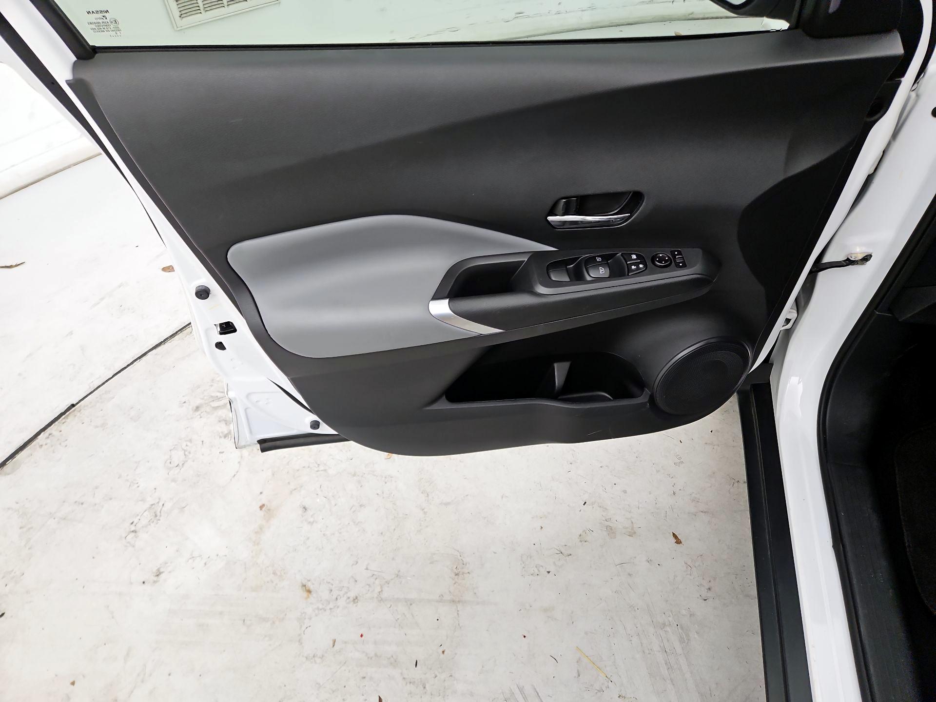 Thumbnail: 2021 Nissan Kicks - 12
