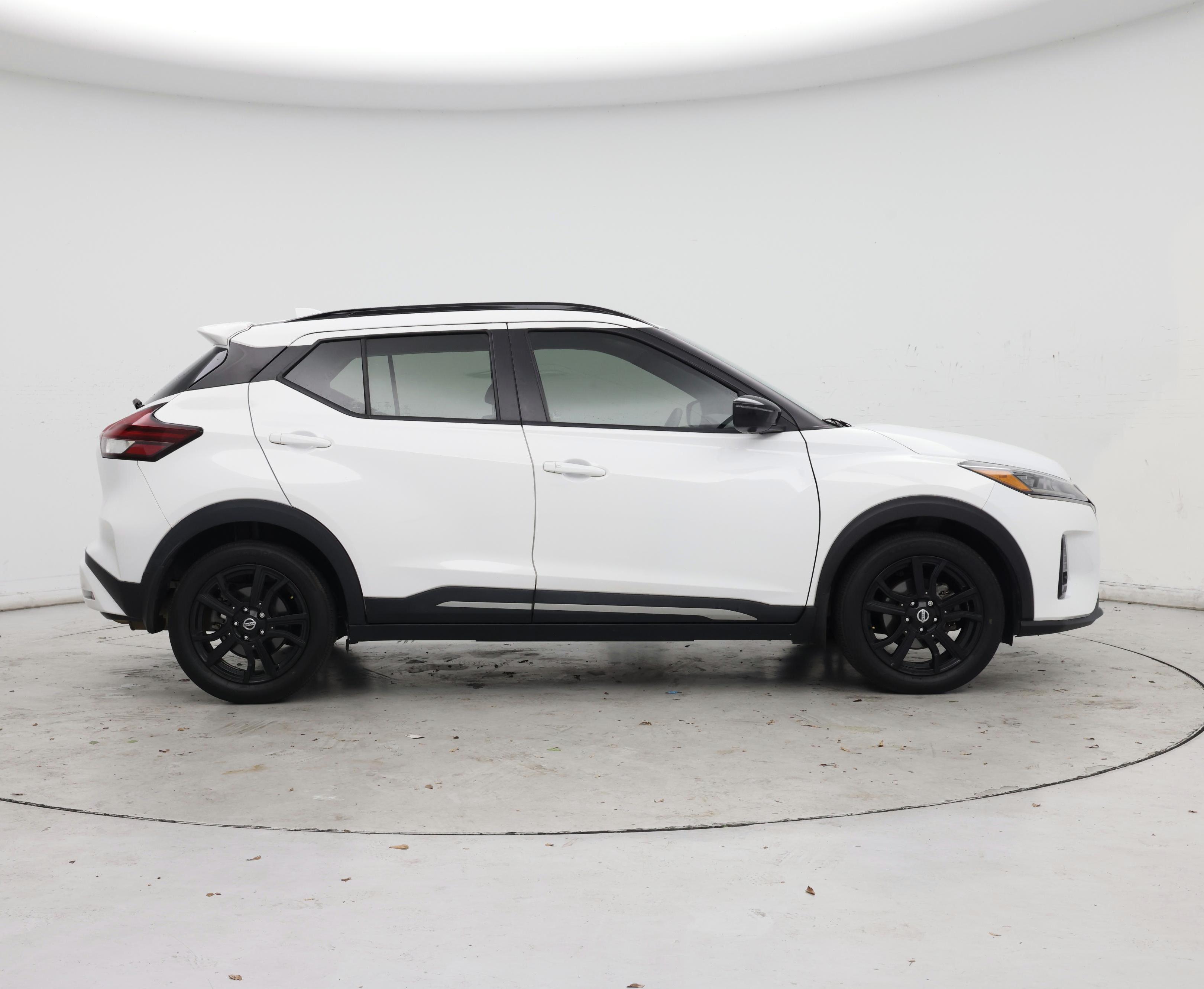 Thumbnail: 2021 Nissan Kicks - 7