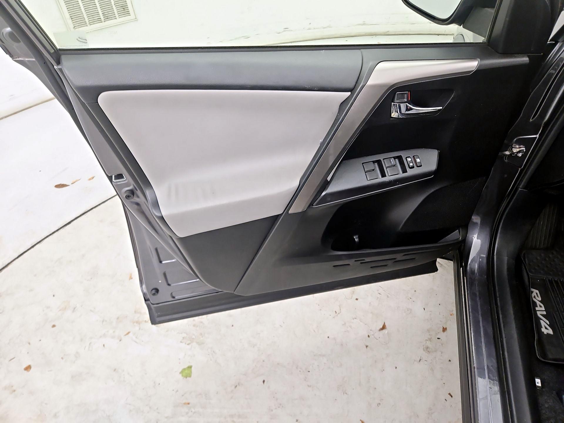 Thumbnail: 2017 Toyota RAV4 - 12