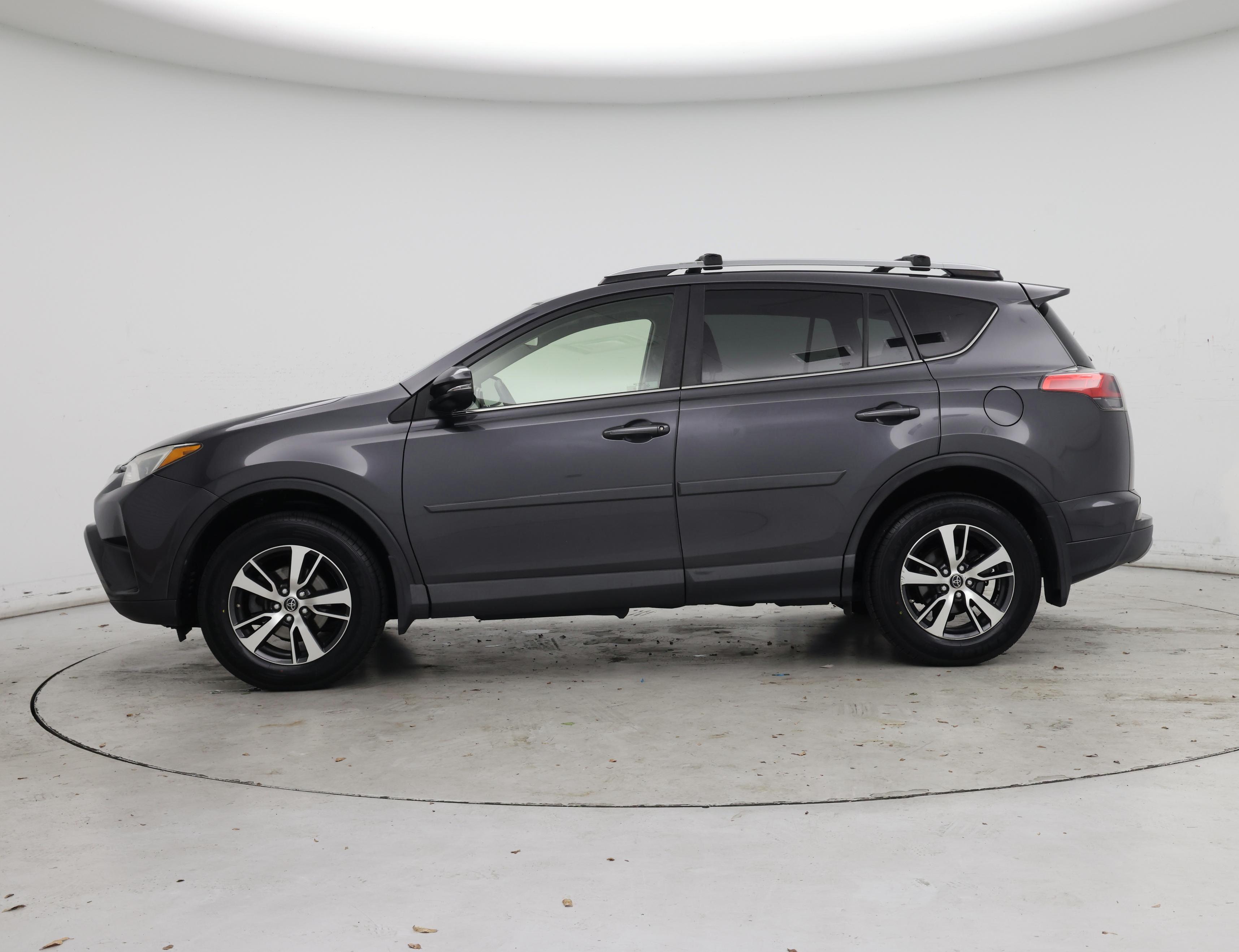 Thumbnail: 2017 Toyota RAV4 - 3