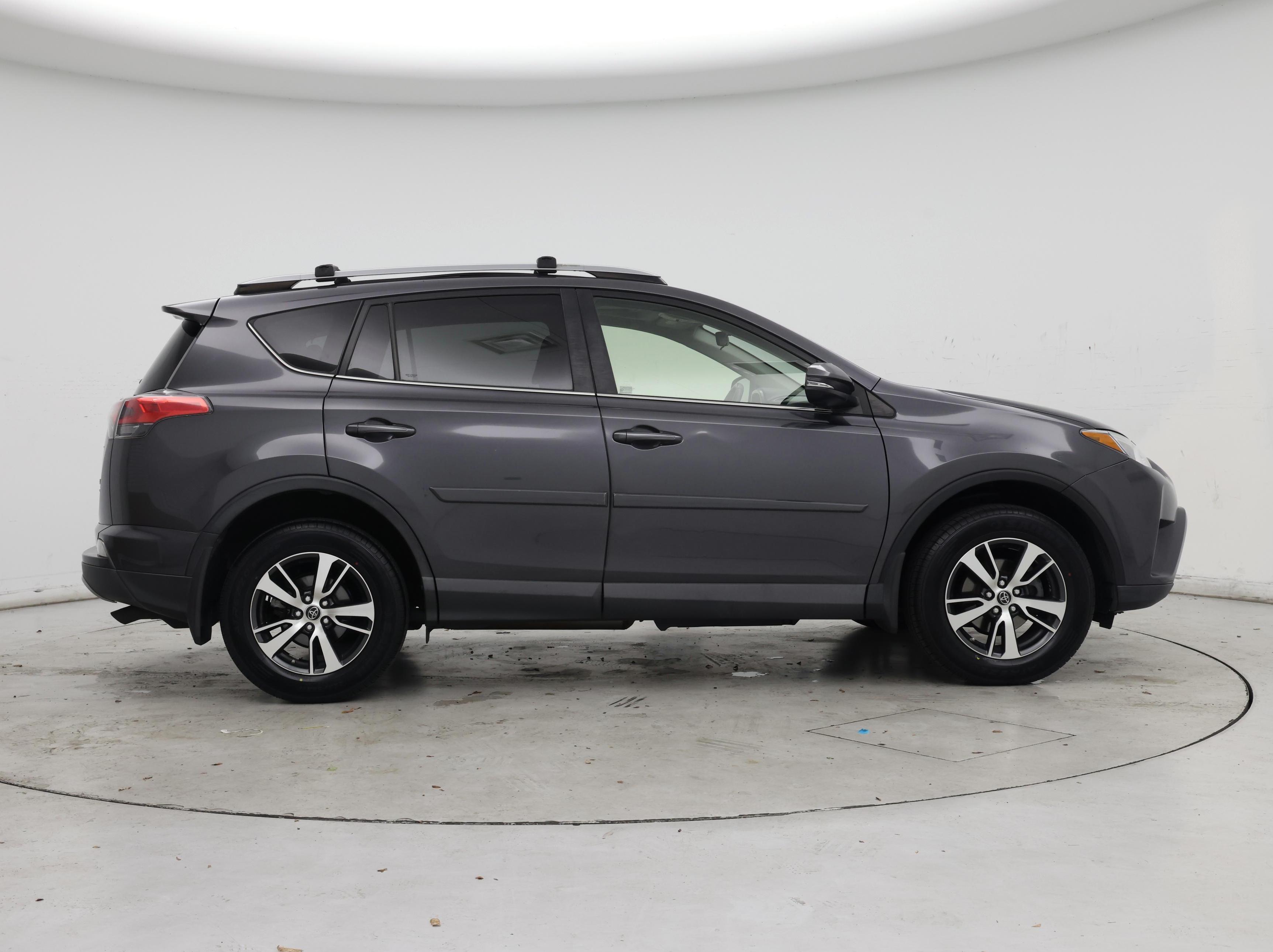 Thumbnail: 2017 Toyota RAV4 - 7
