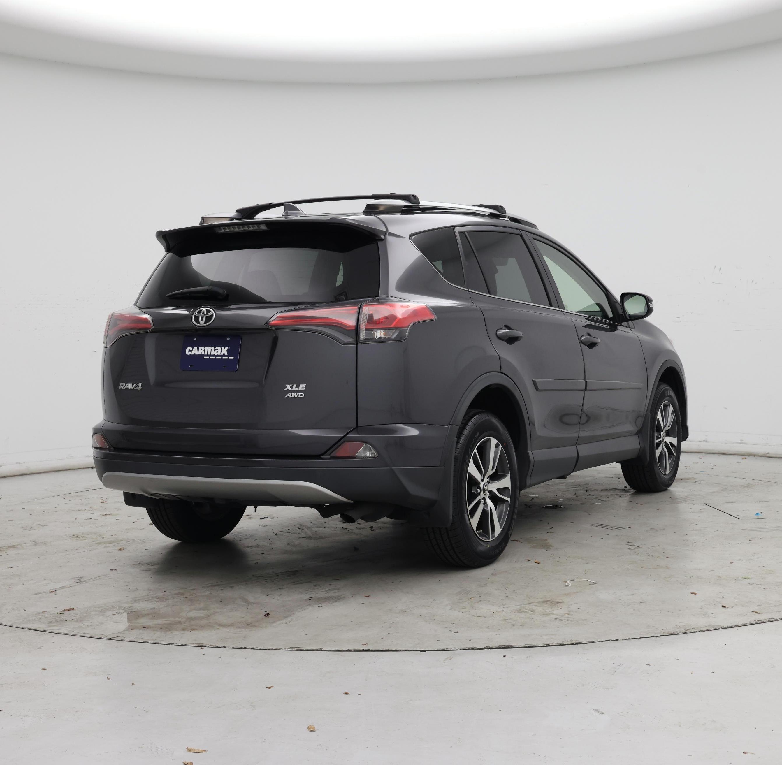Thumbnail: 2017 Toyota RAV4 - 8