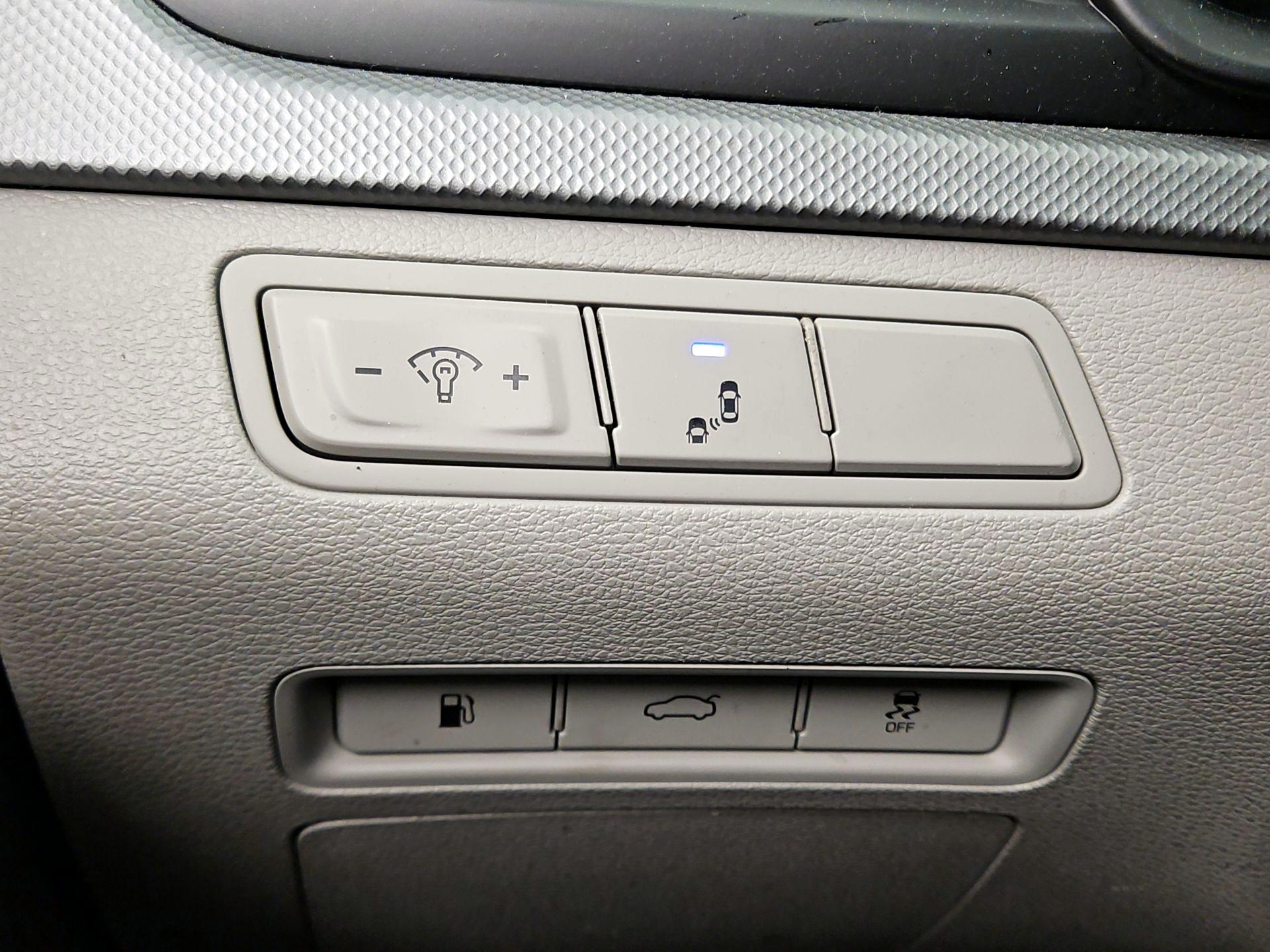 Thumbnail: 2018 Hyundai Sonata - 13