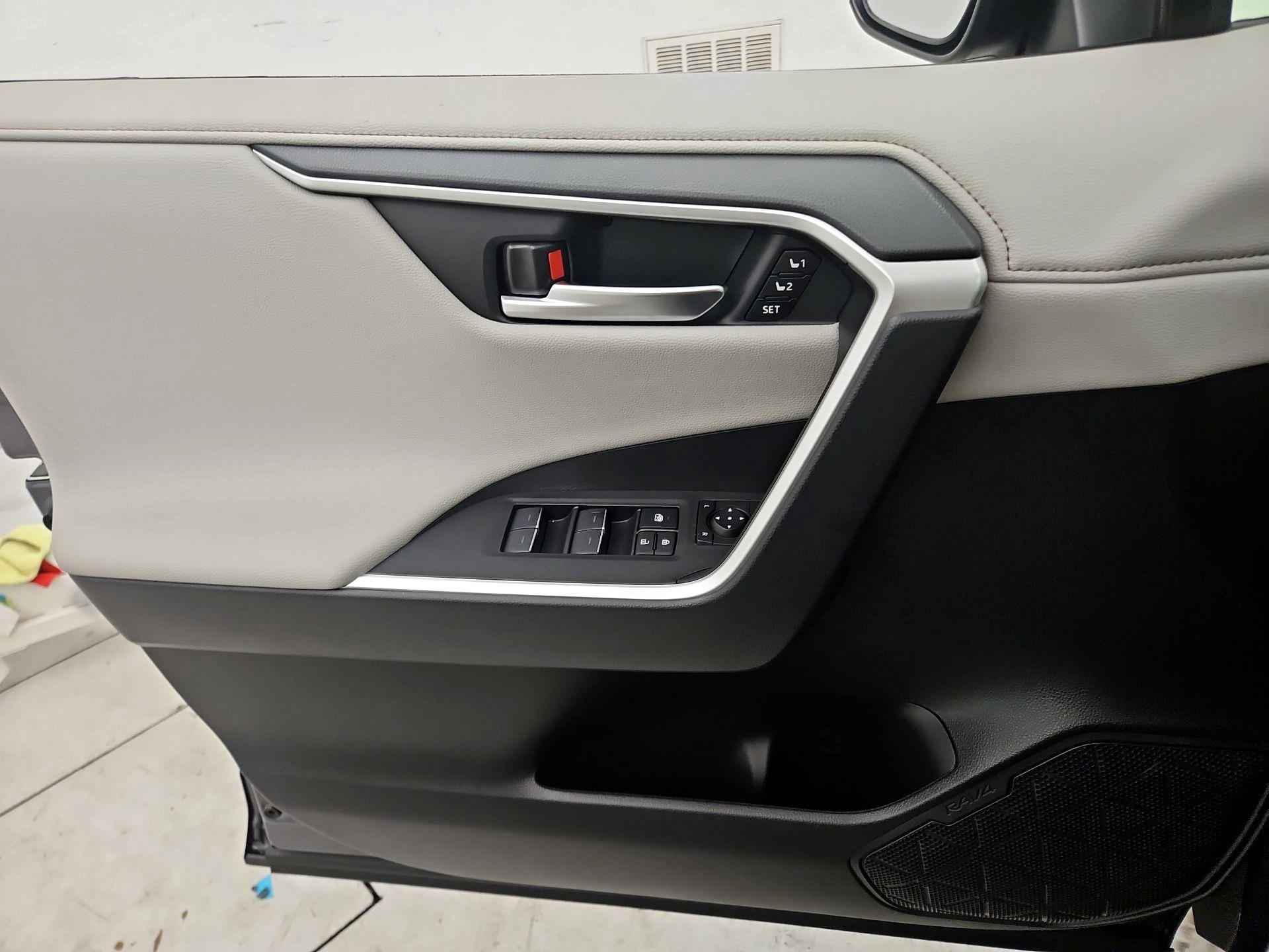 Thumbnail: 2025 Toyota RAV4 - 12