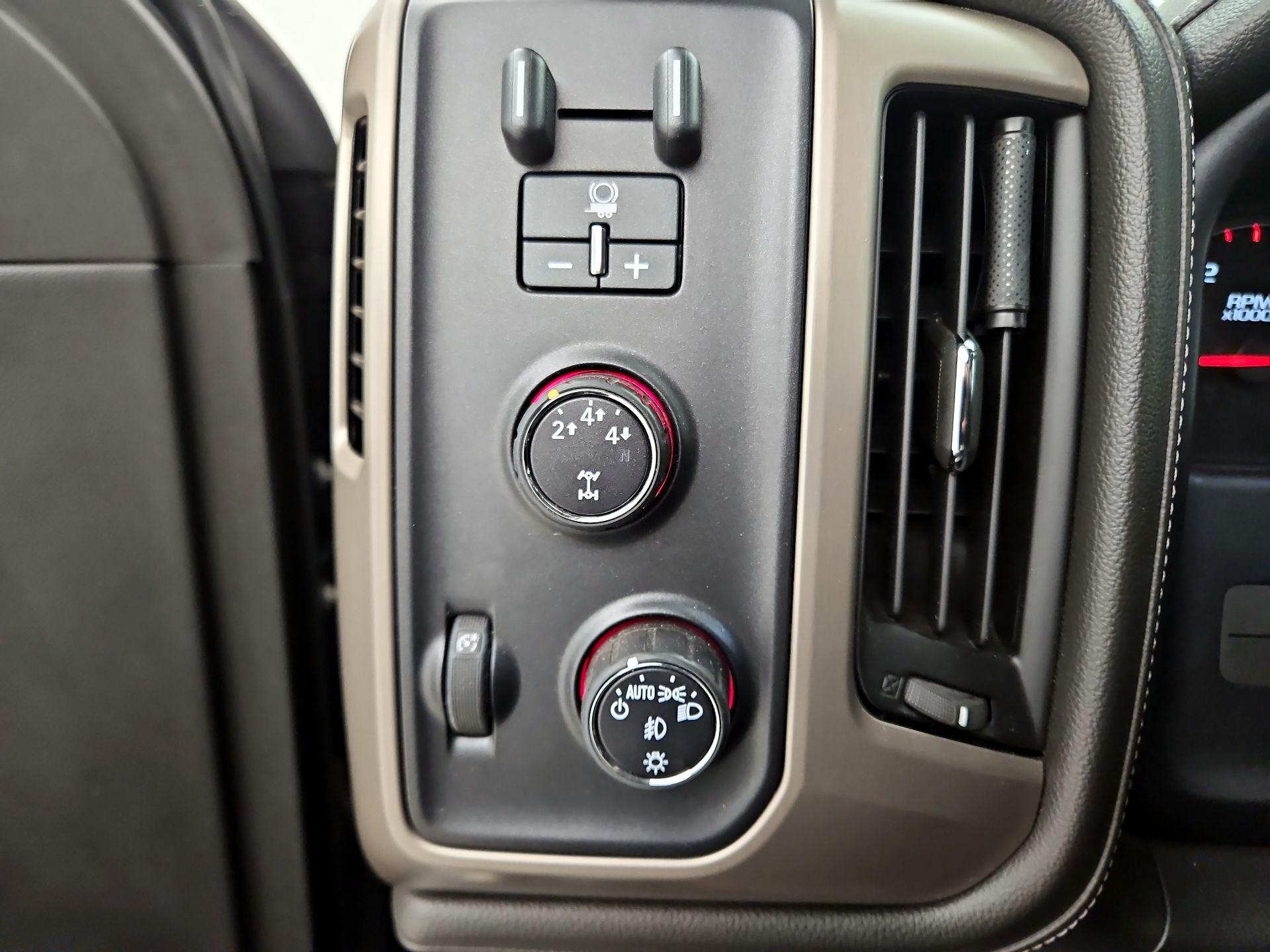 Thumbnail: 2015 GMC Sierra 3500 - 13