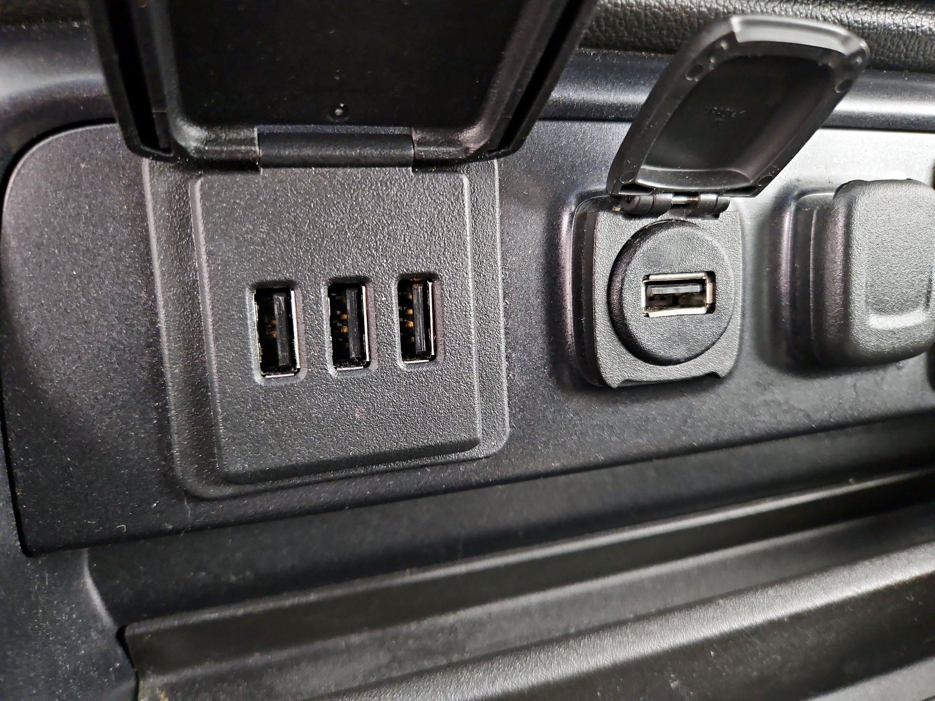 Thumbnail: 2015 GMC Sierra 3500 - 18