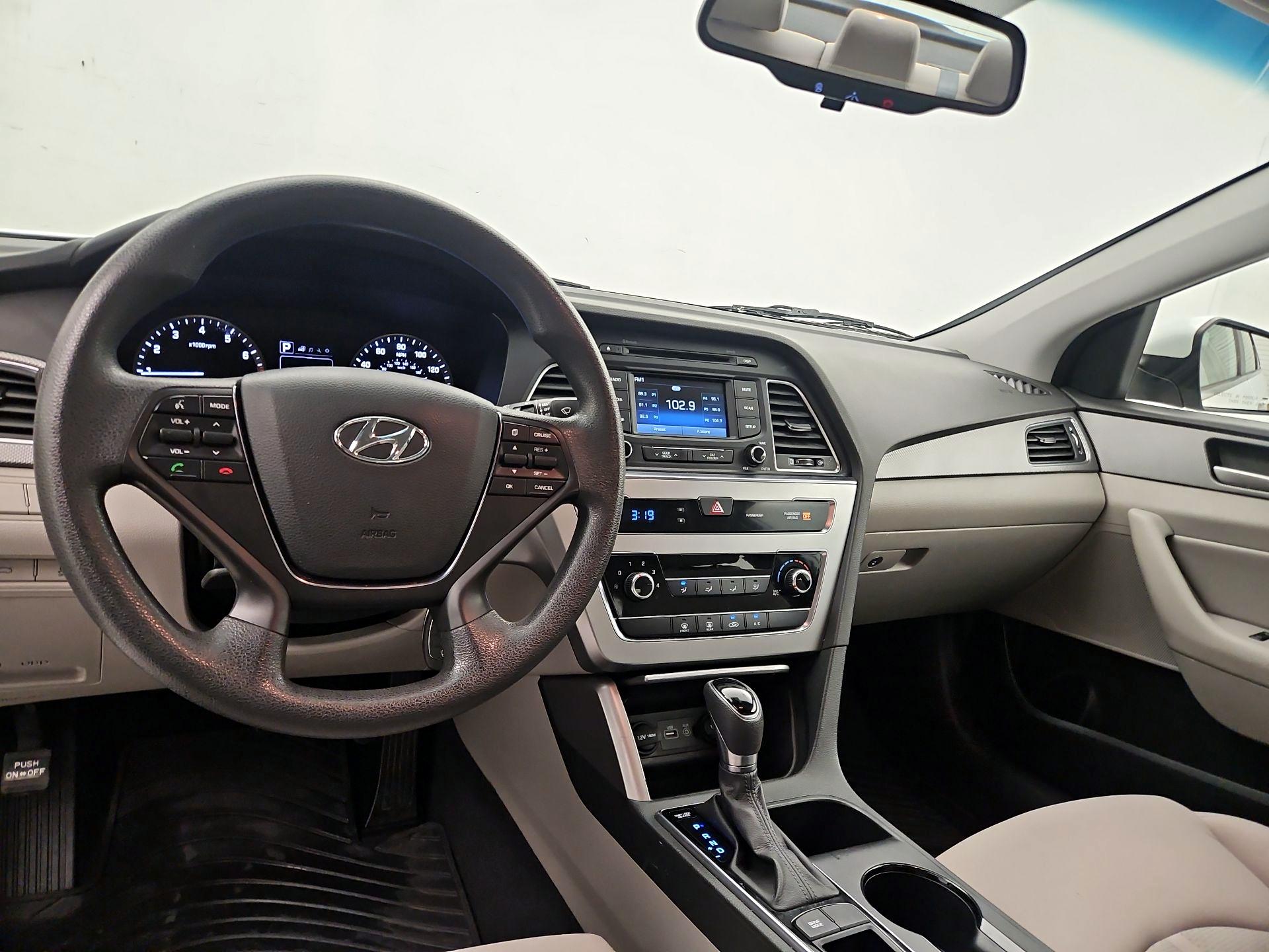 Thumbnail: 2015 Hyundai Sonata - 9
