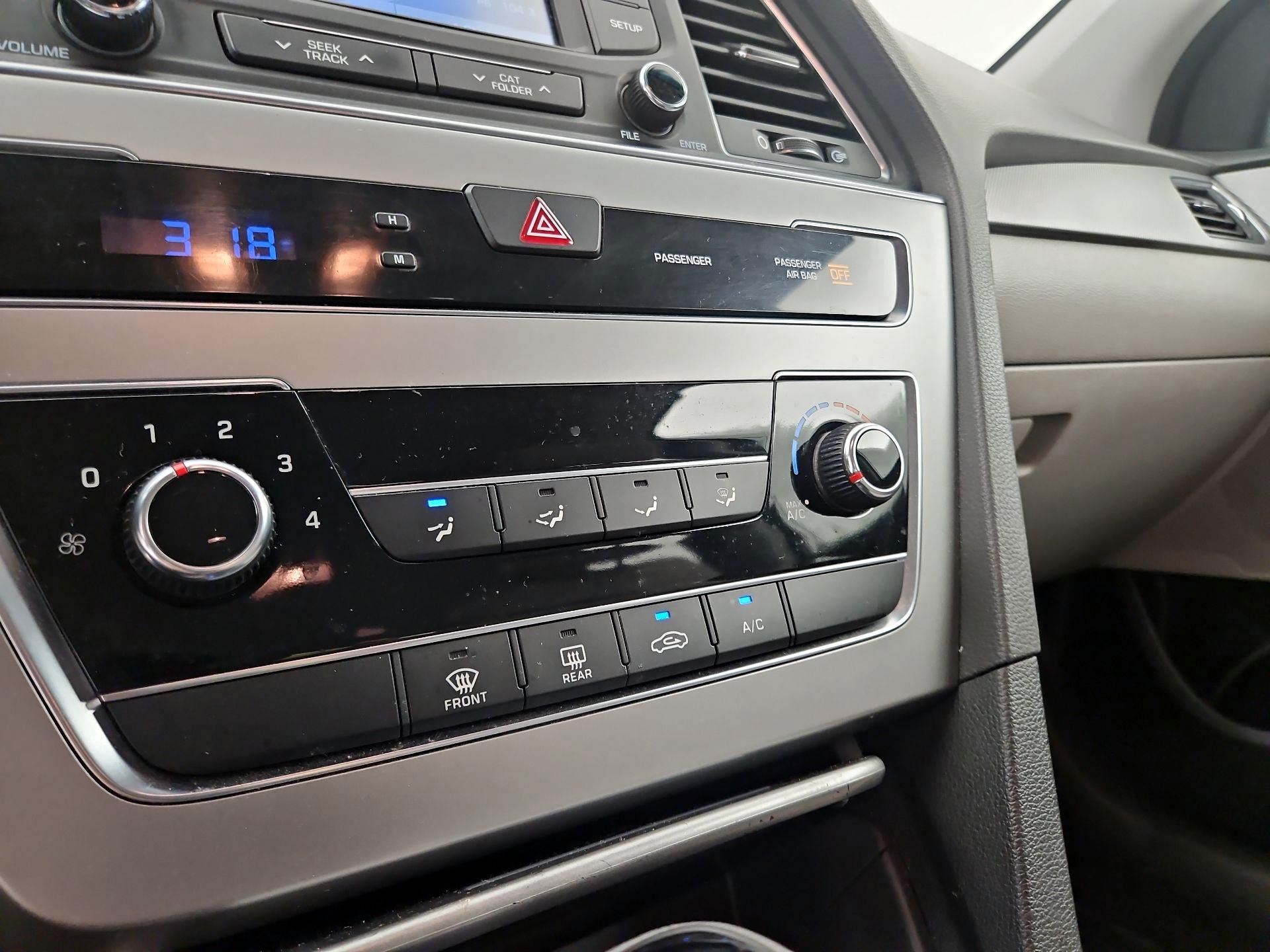 Thumbnail: 2015 Hyundai Sonata - 16