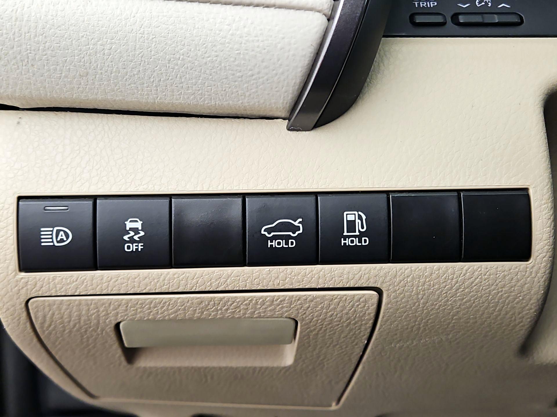 Thumbnail: 2024 Toyota Camry - 13