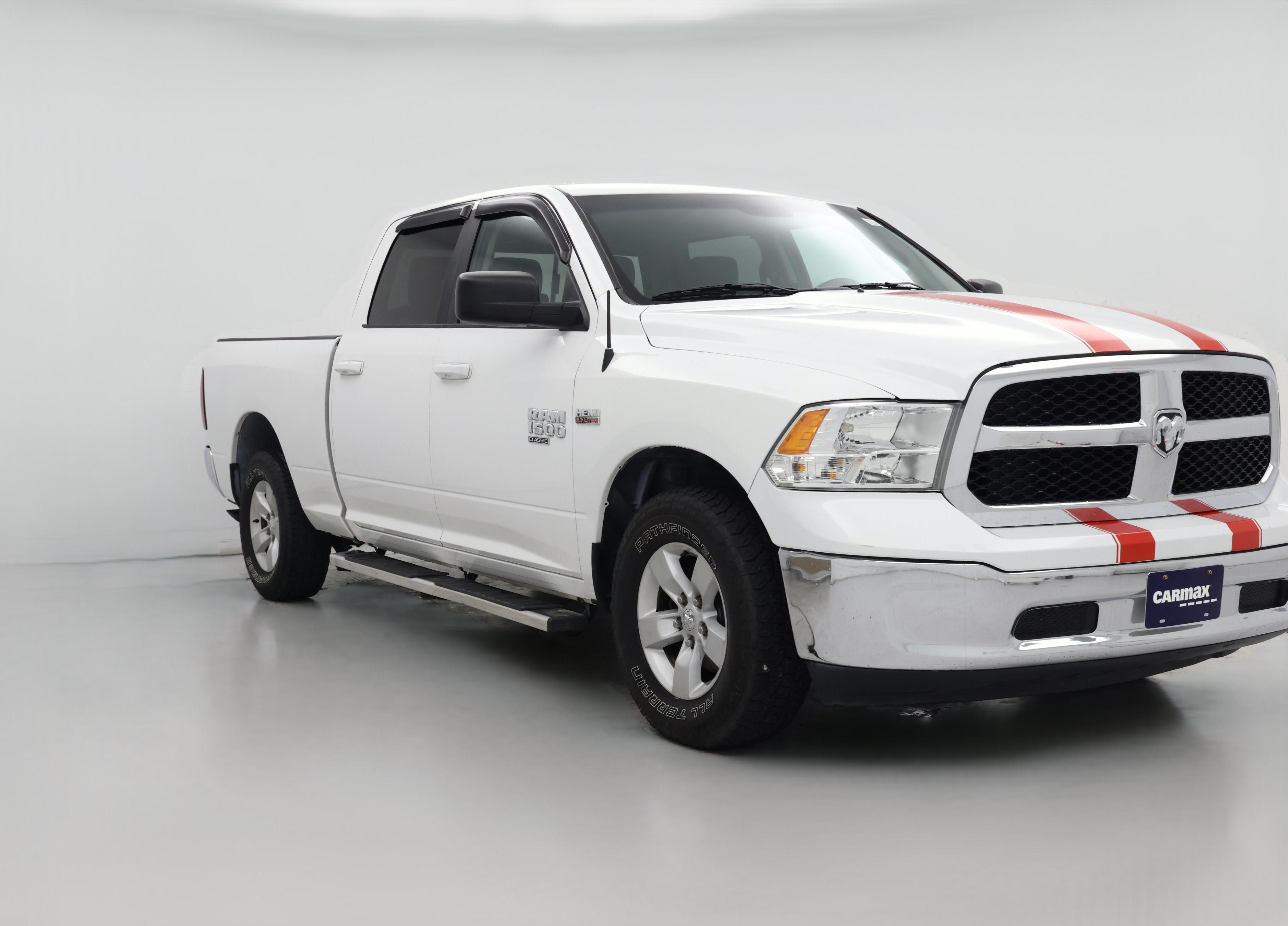 Thumbnail: 2019 RAM 1500 Classic - 1
