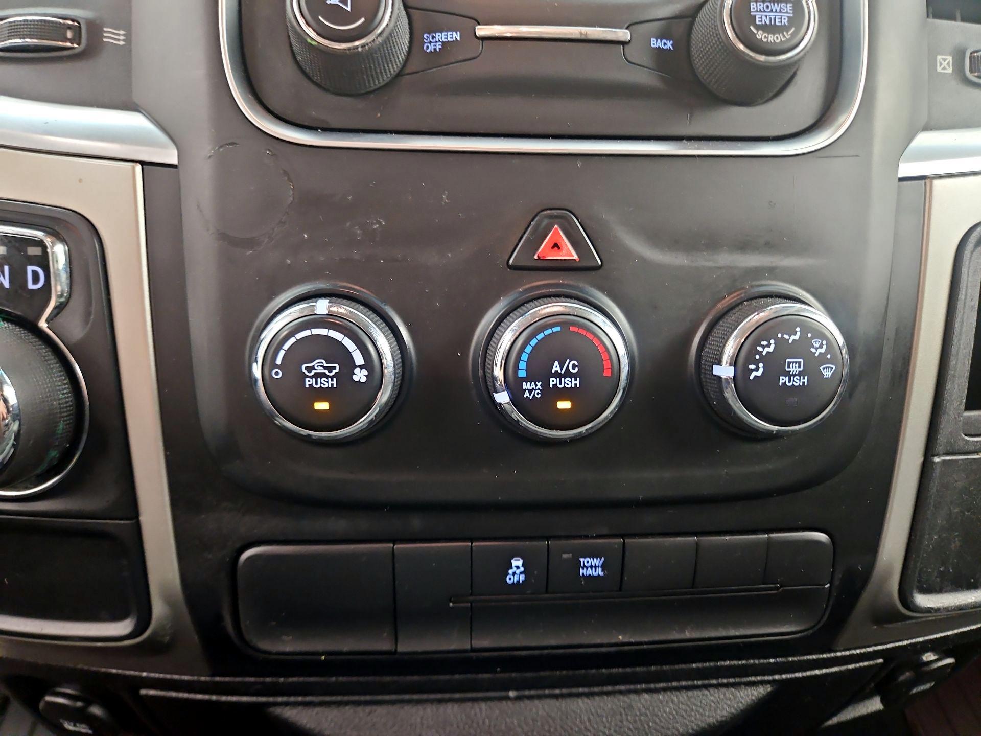 Thumbnail: 2019 RAM 1500 Classic - 16