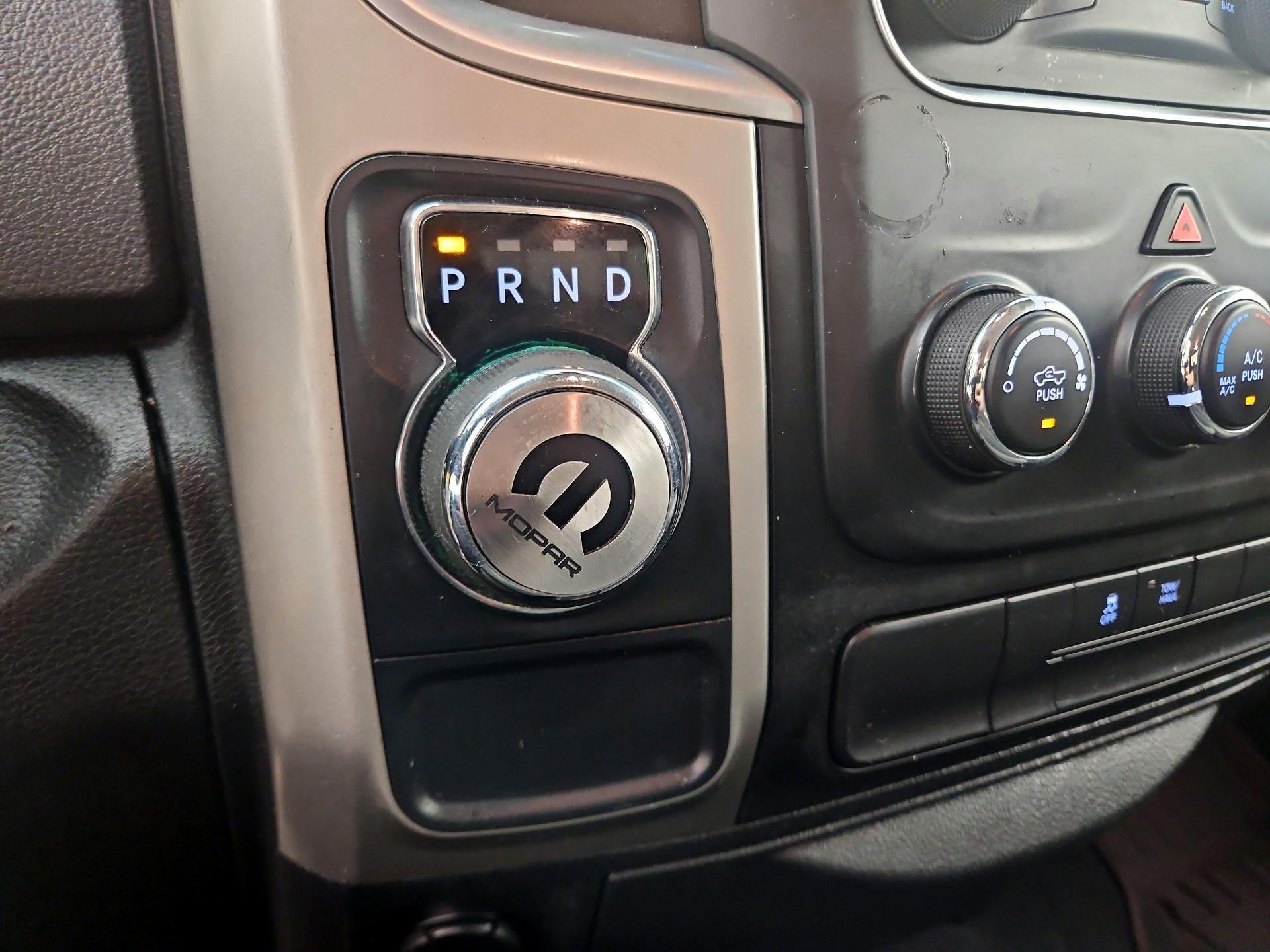 Thumbnail: 2019 RAM 1500 Classic - 17