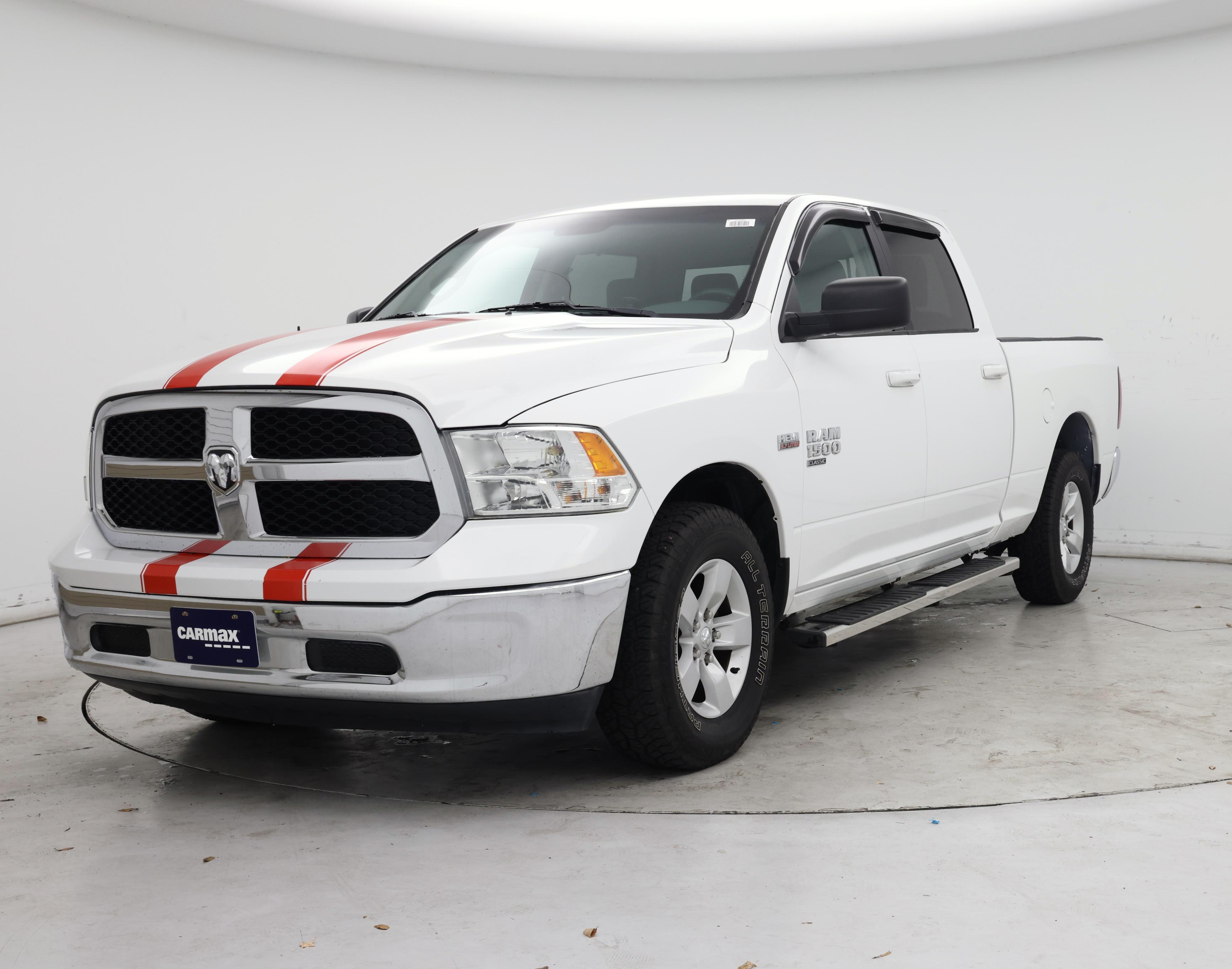 Thumbnail: 2019 RAM 1500 Classic - 4