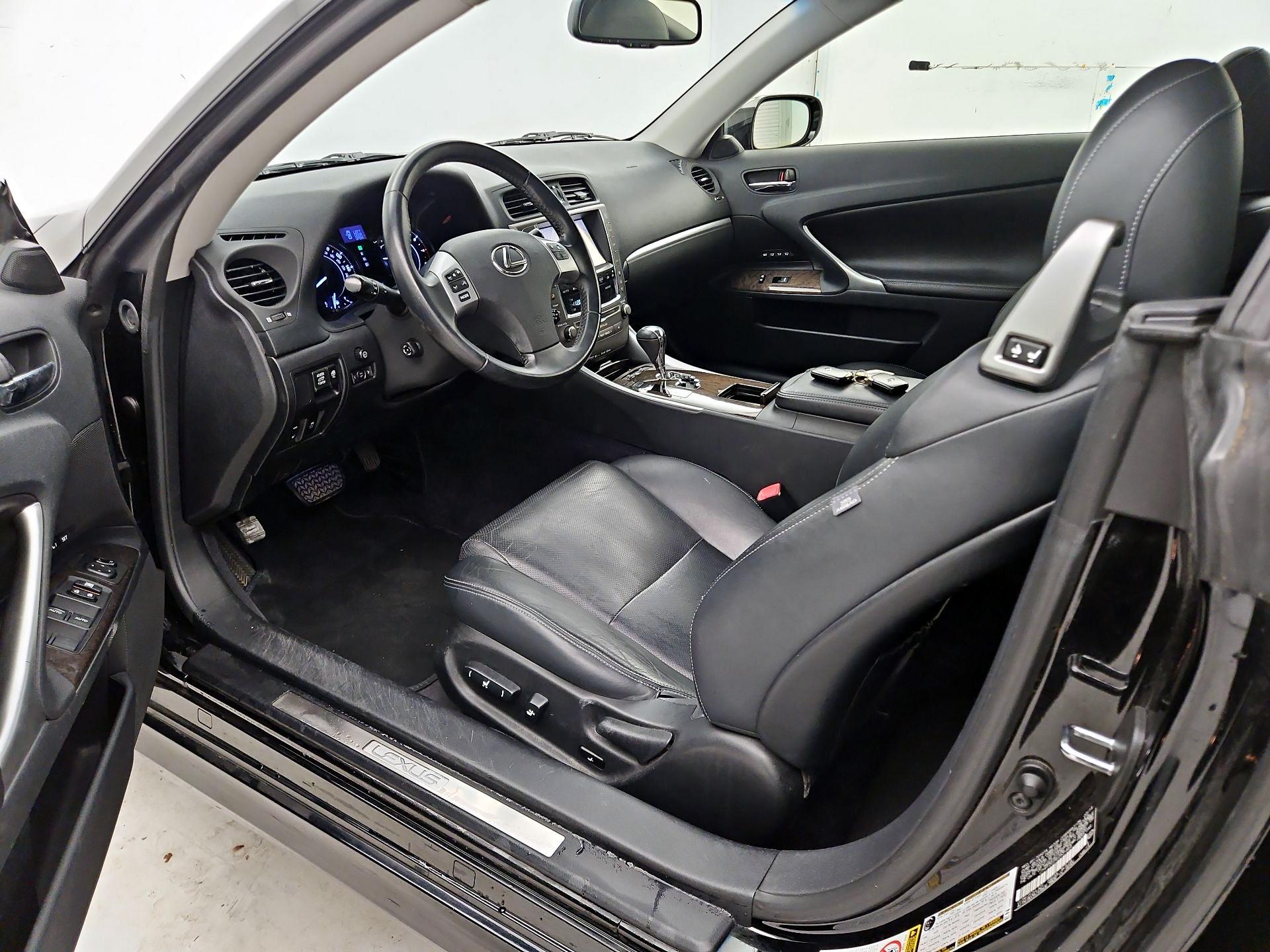 Thumbnail: 2014 Lexus IS - 11