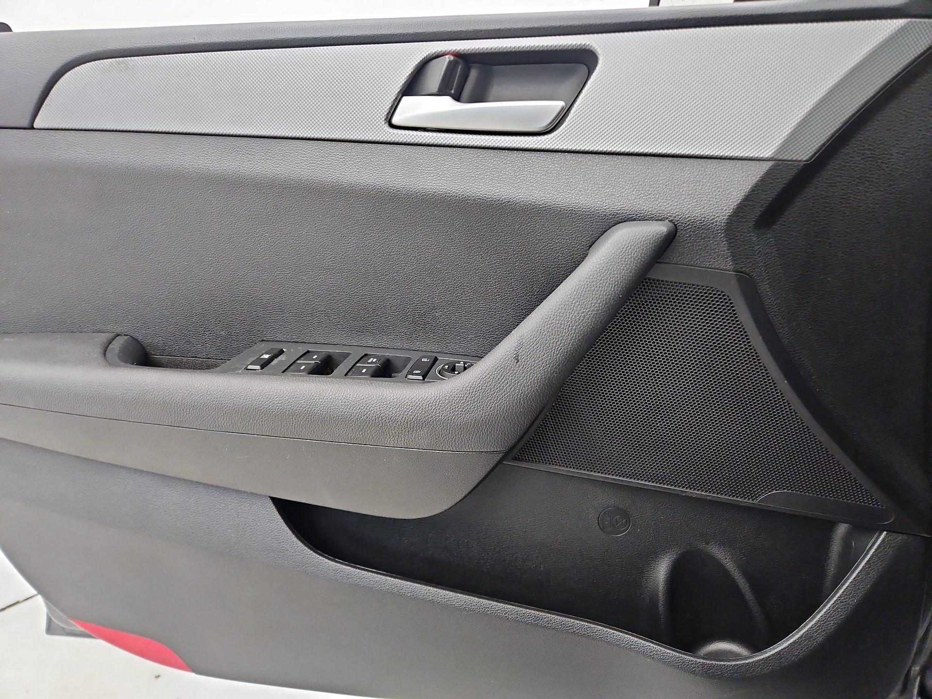 Thumbnail: 2018 Hyundai Sonata - 12