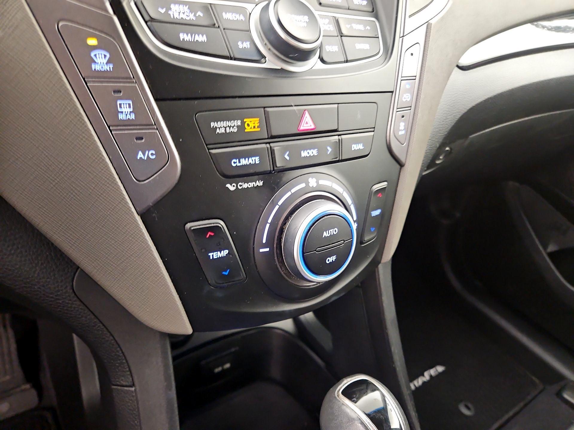 Thumbnail: 2016 Hyundai Santa Fe - 16