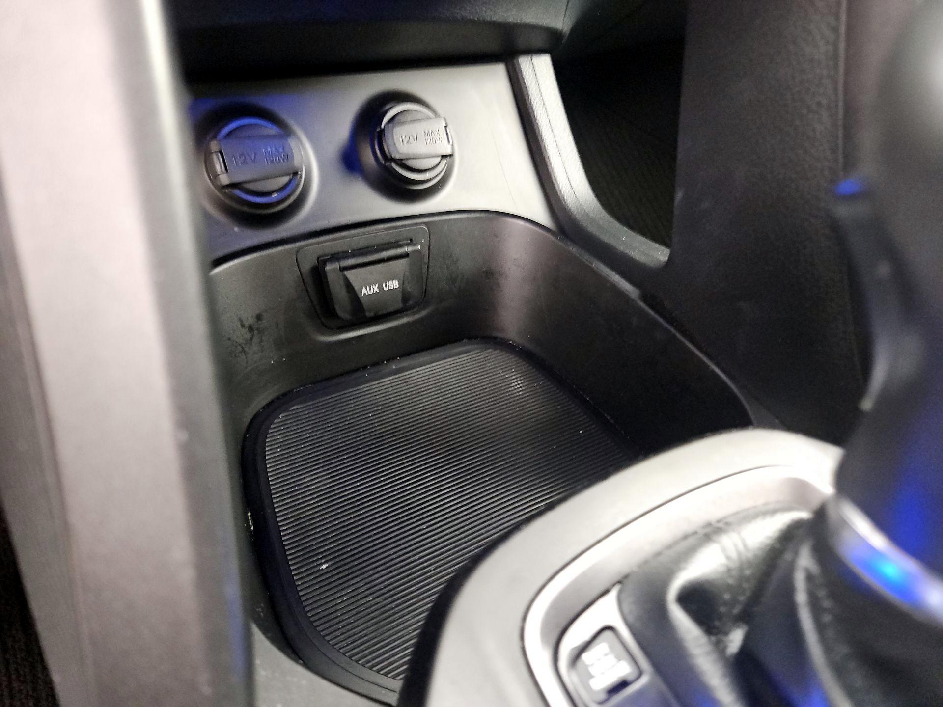 Thumbnail: 2016 Hyundai Santa Fe - 18