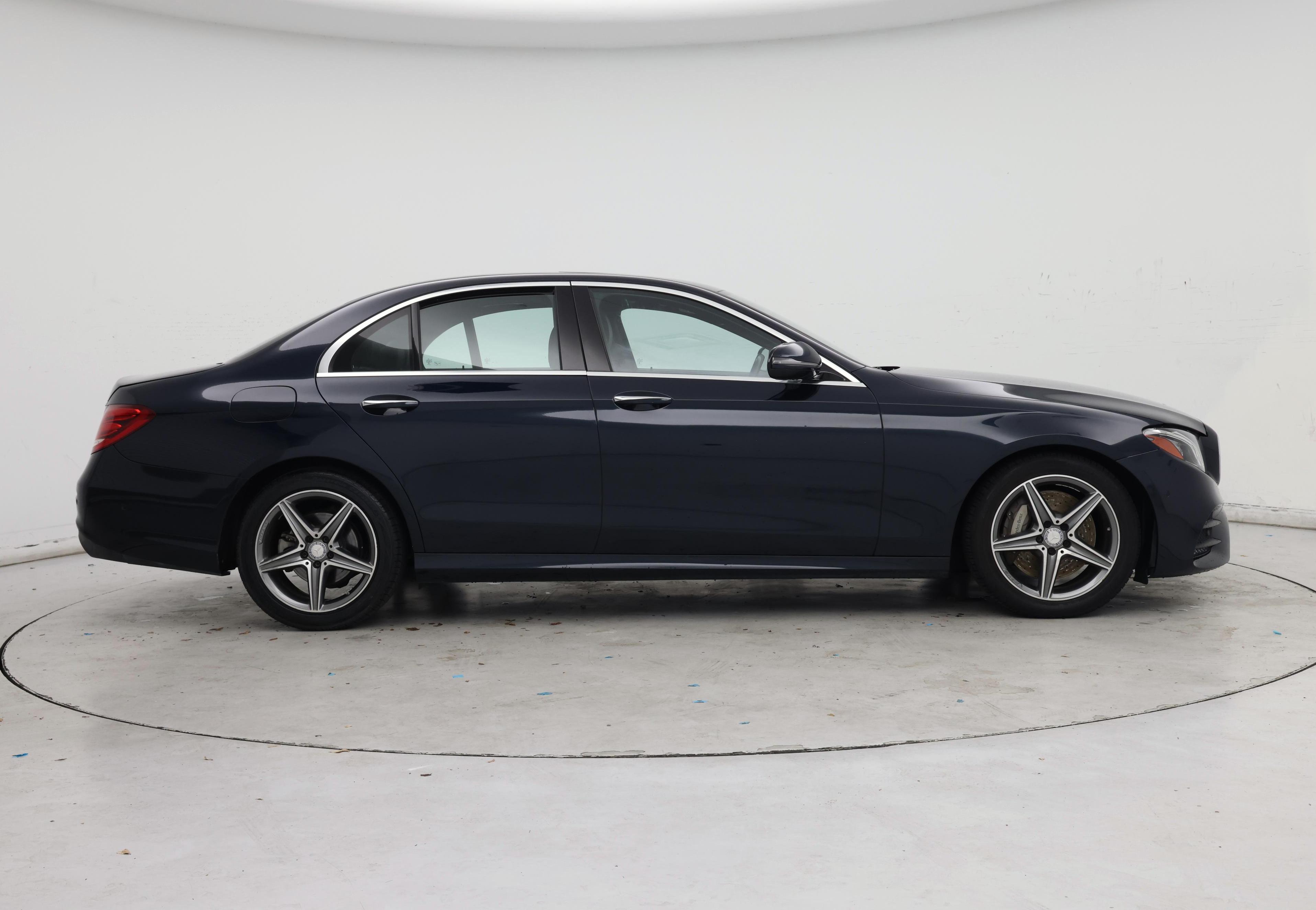 Thumbnail: 2017 Mercedes-Benz E-Class - 7