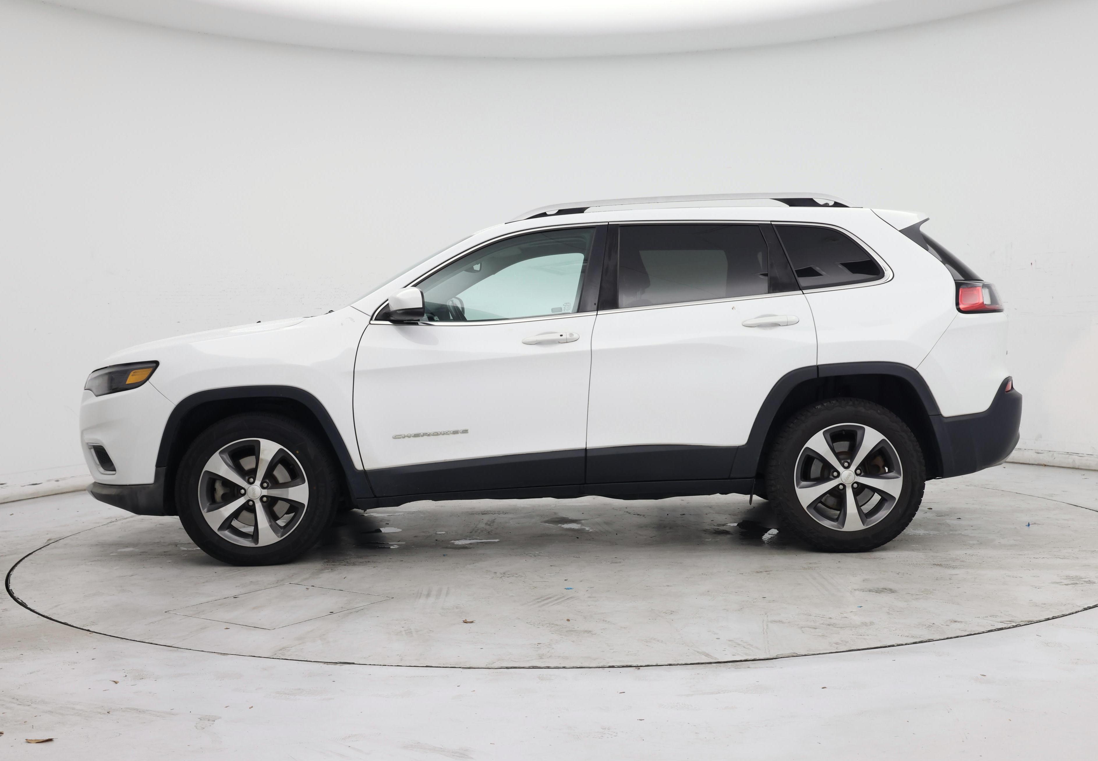 Thumbnail: 2019 Jeep Cherokee - 3