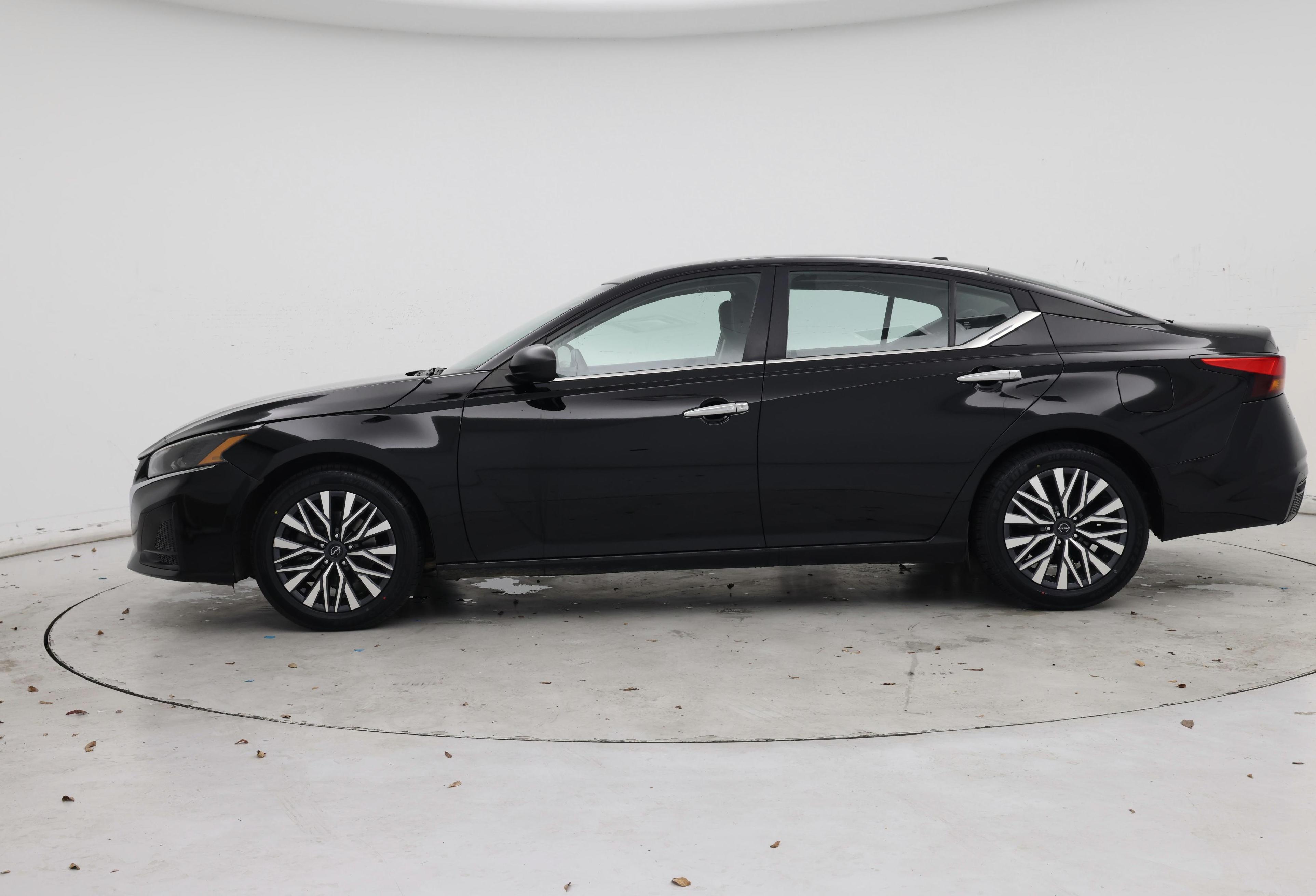 Thumbnail: 2024 Nissan Altima - 3