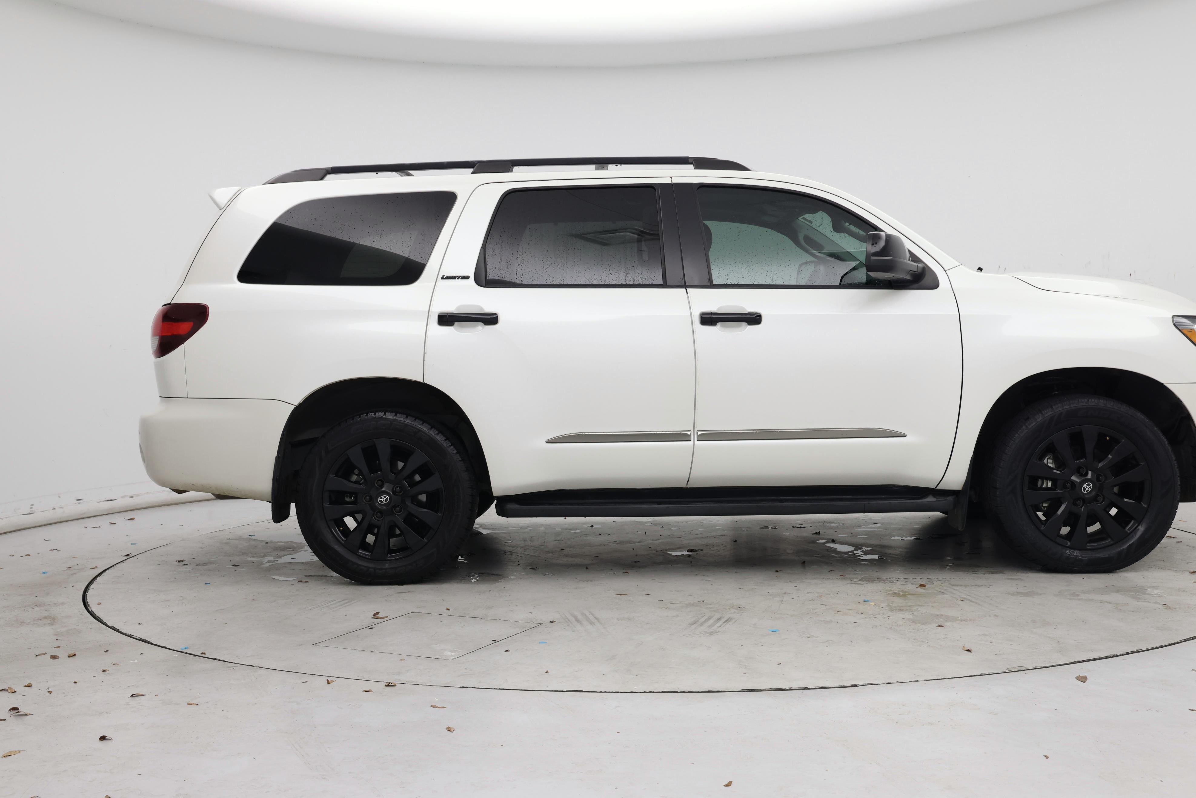 Thumbnail: 2021 Toyota Sequoia - 7