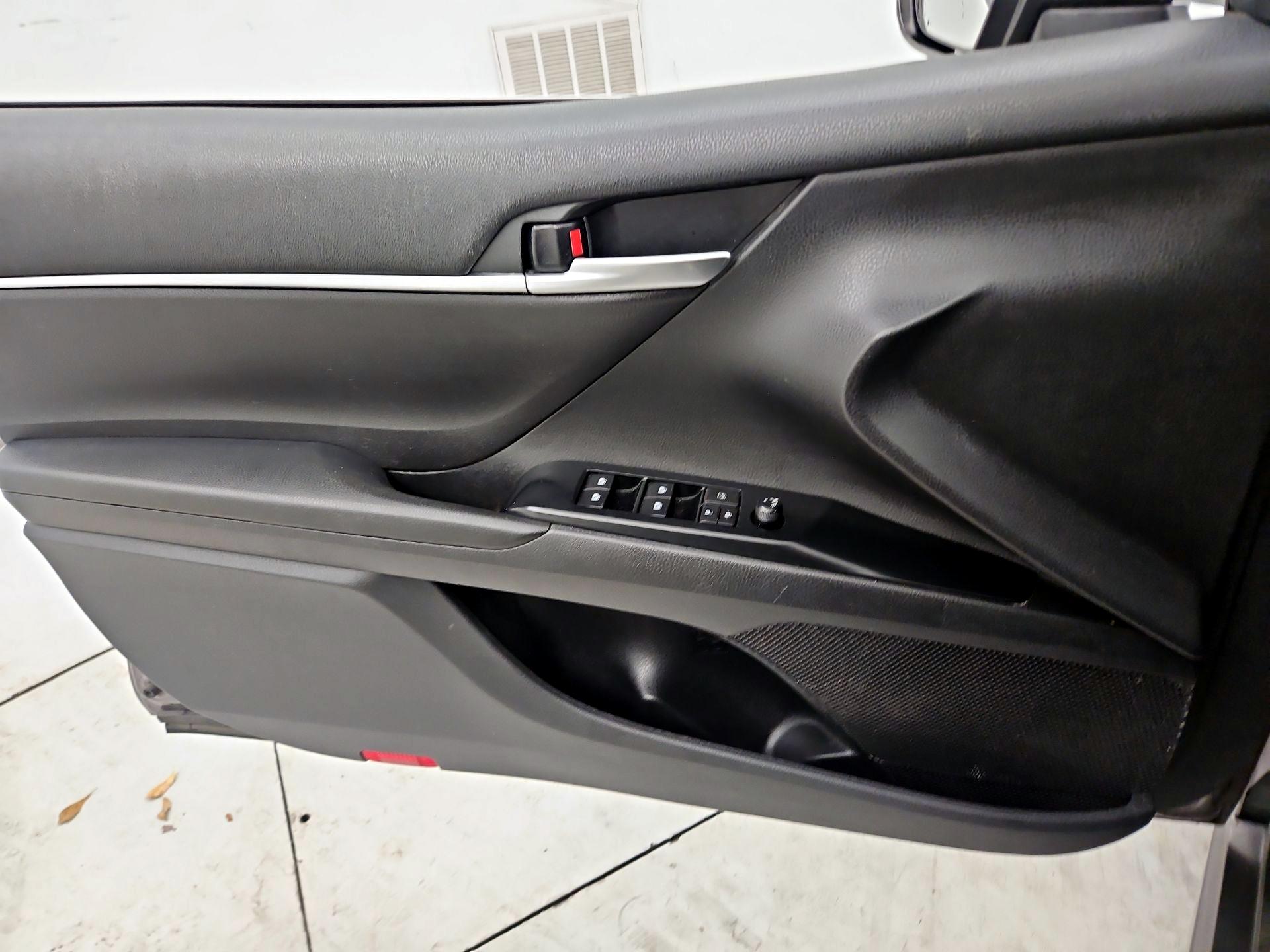 Thumbnail: 2020 Toyota Camry - 12