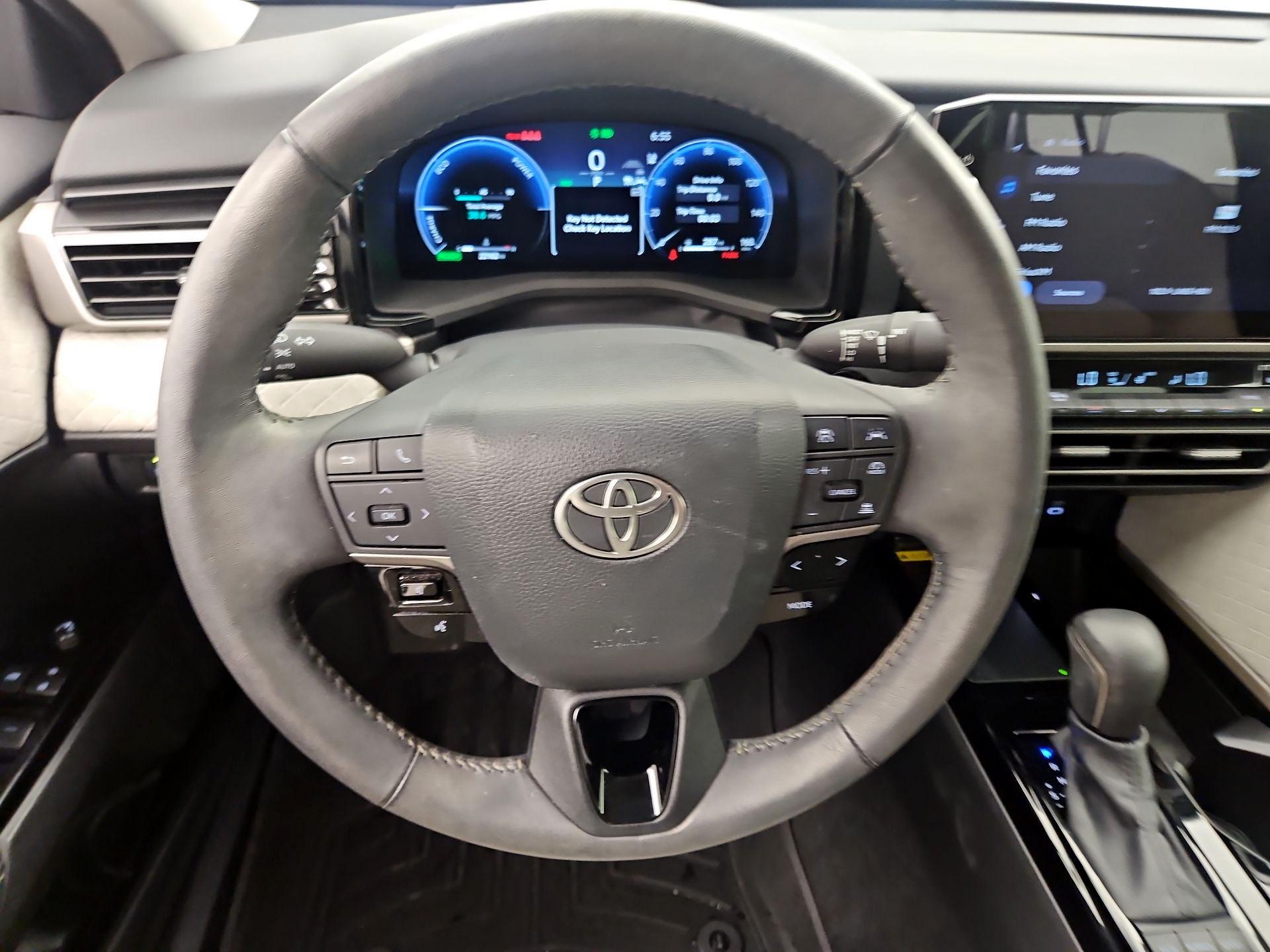 Thumbnail: 2025 Toyota Camry - 10