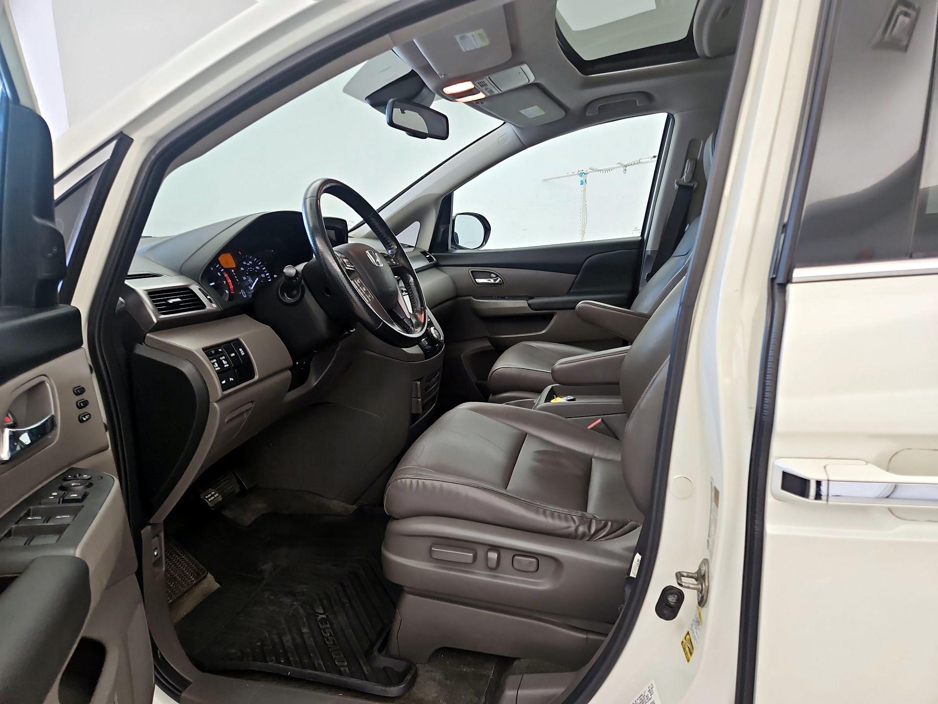 Thumbnail: 2015 Honda Odyssey - 9