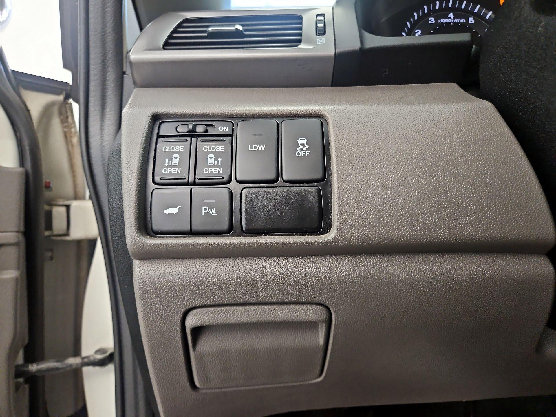 Thumbnail: 2015 Honda Odyssey - 11