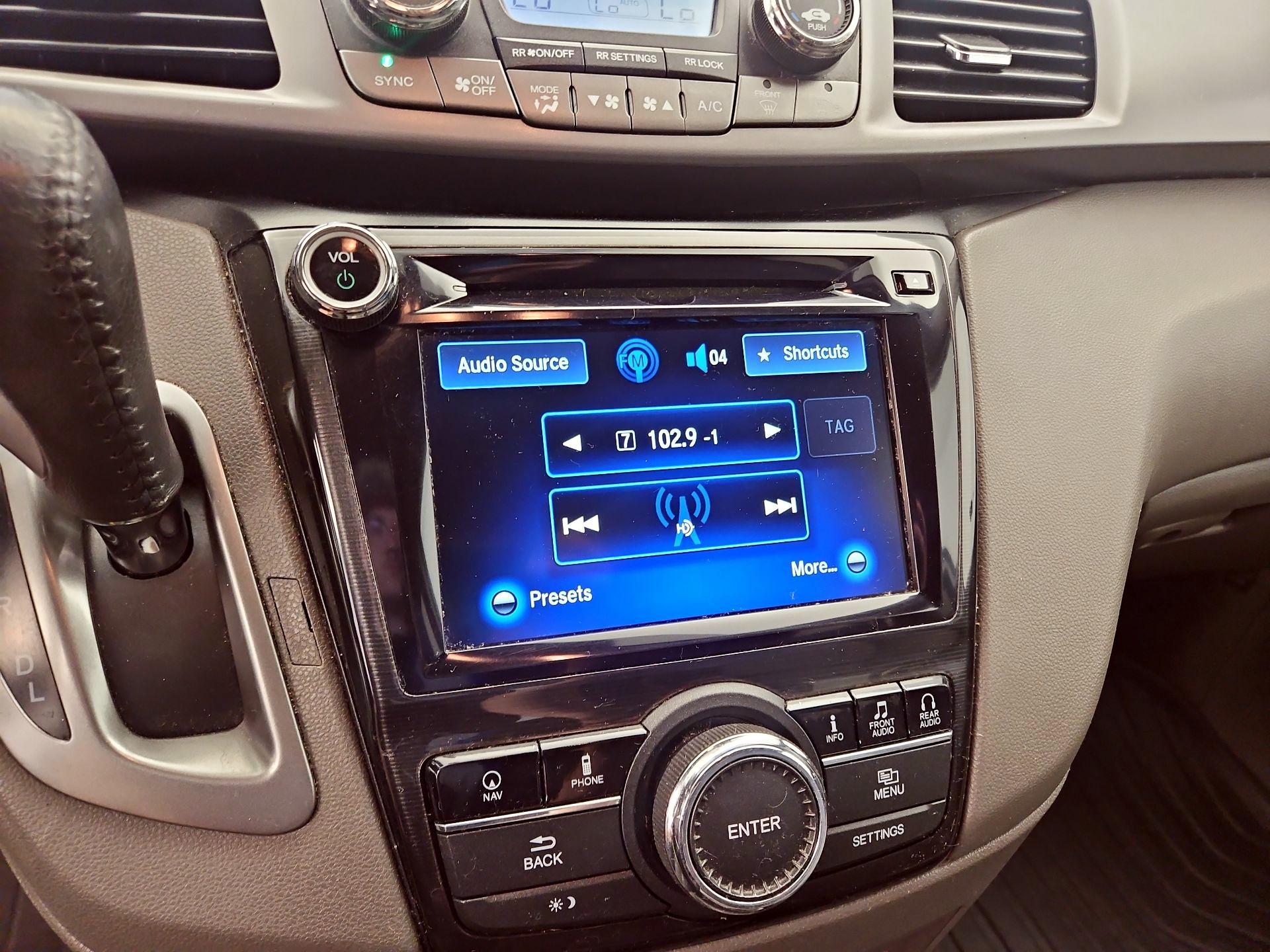 Thumbnail: 2015 Honda Odyssey - 14