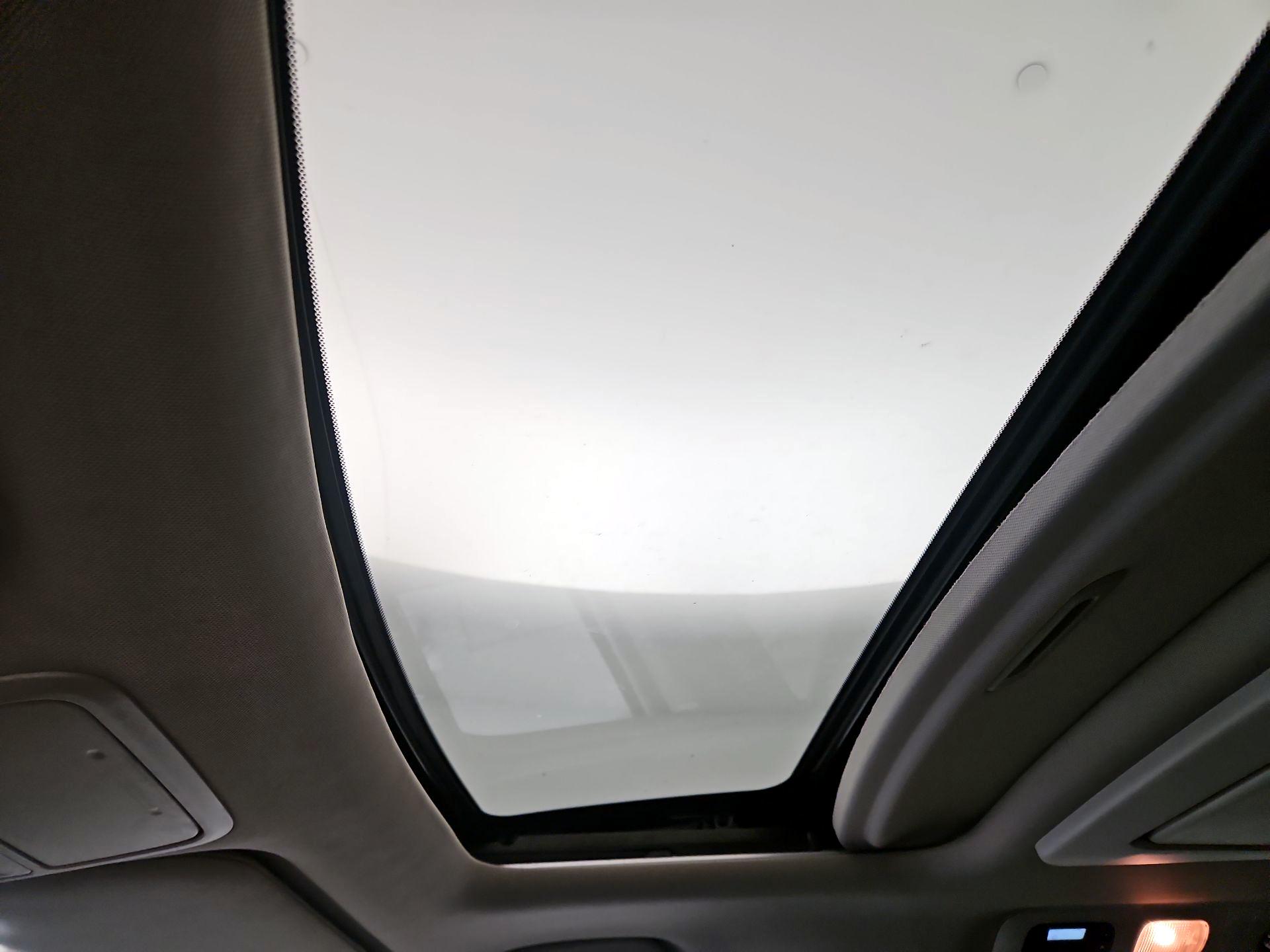 Thumbnail: 2015 Honda Odyssey - 18