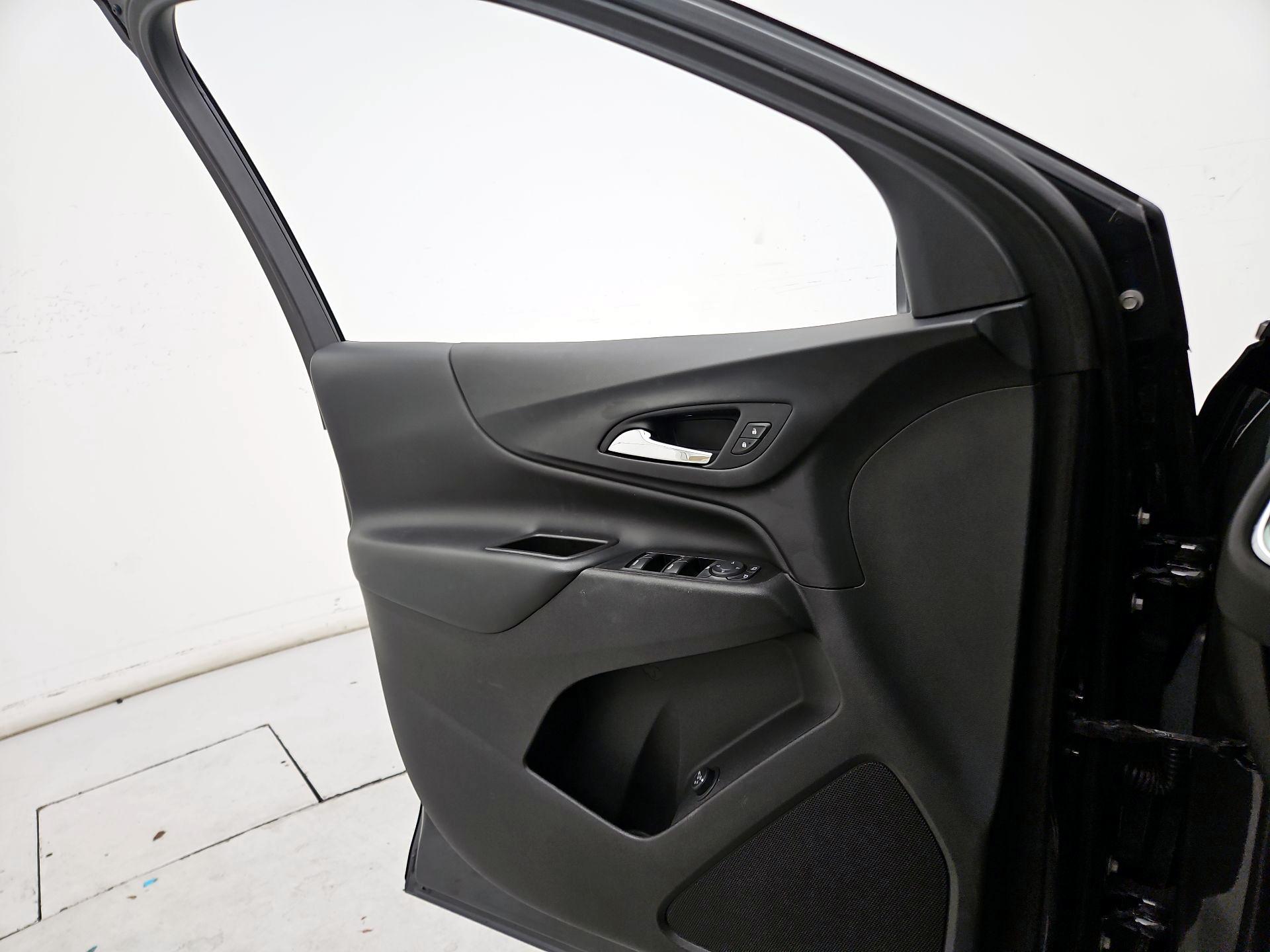 Thumbnail: 2018 Chevrolet Equinox - 12