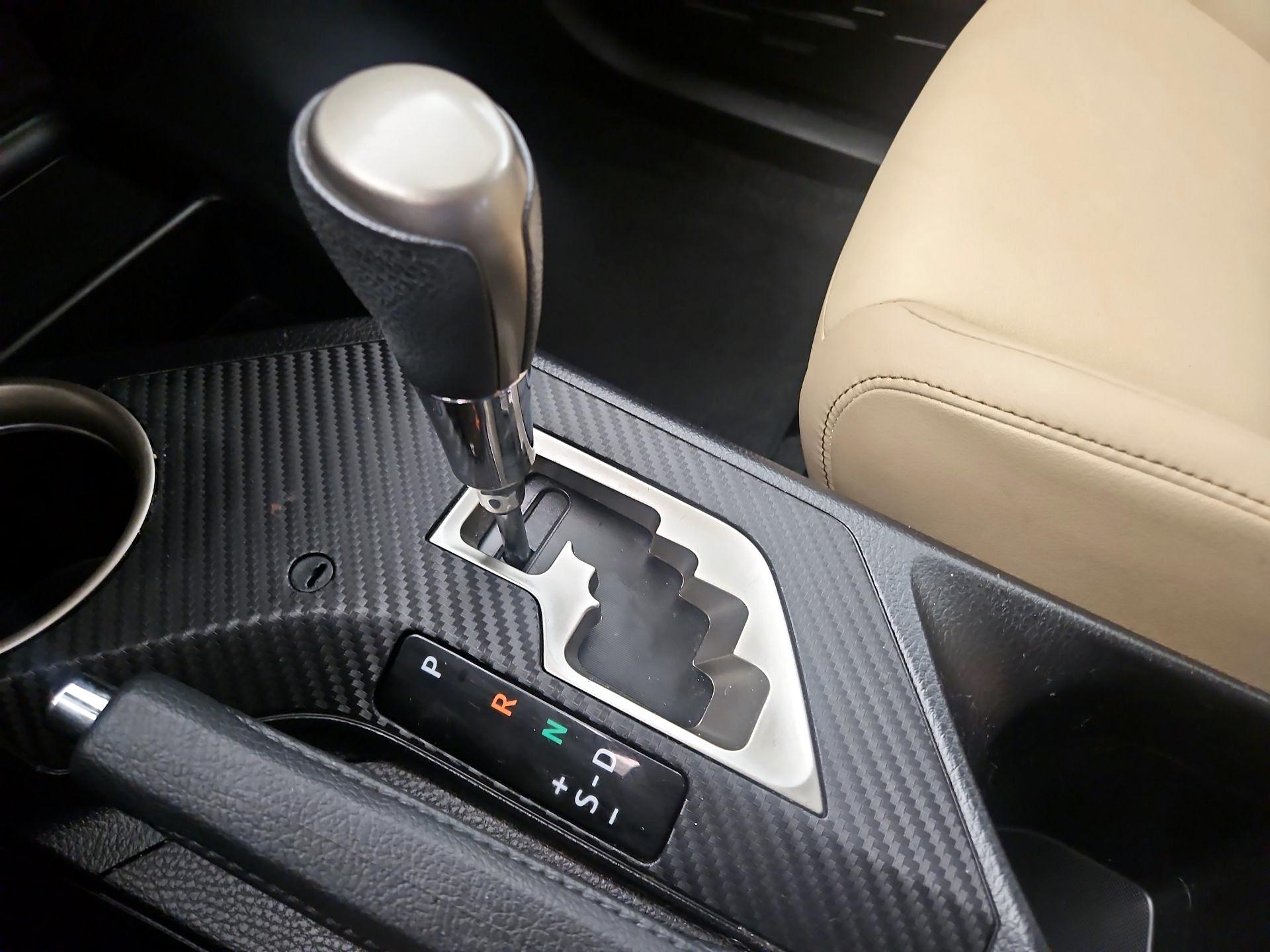 Thumbnail: 2015 Toyota RAV4 - 17