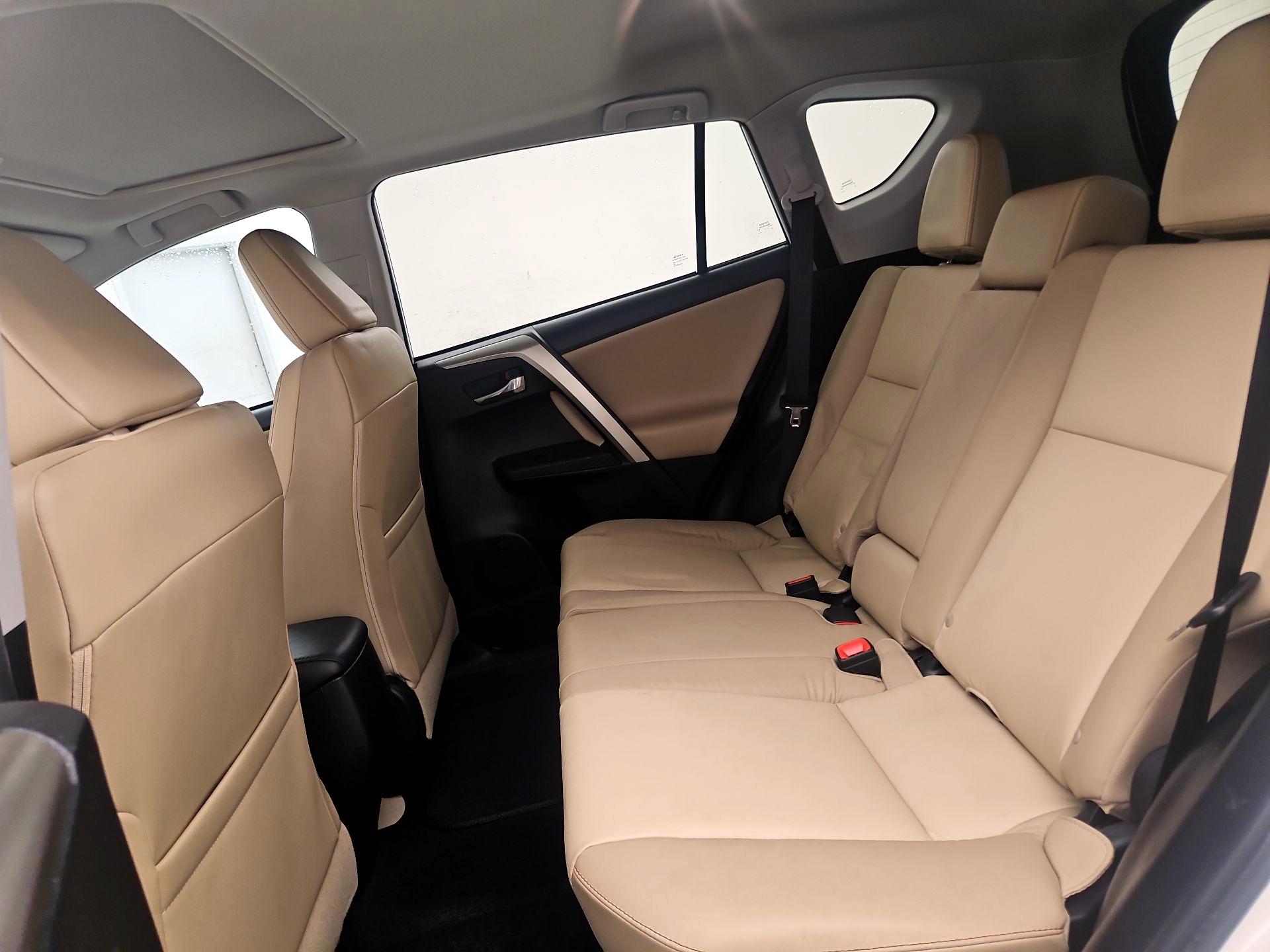 Thumbnail: 2015 Toyota RAV4 - 20