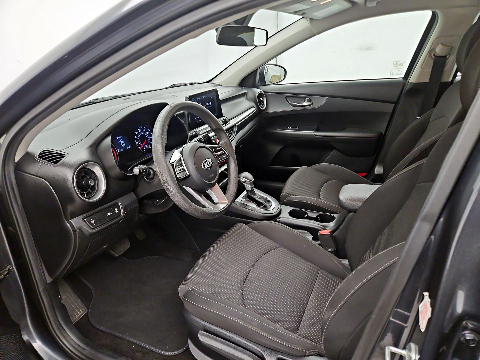 Thumbnail: 2019 Kia Forte - 11