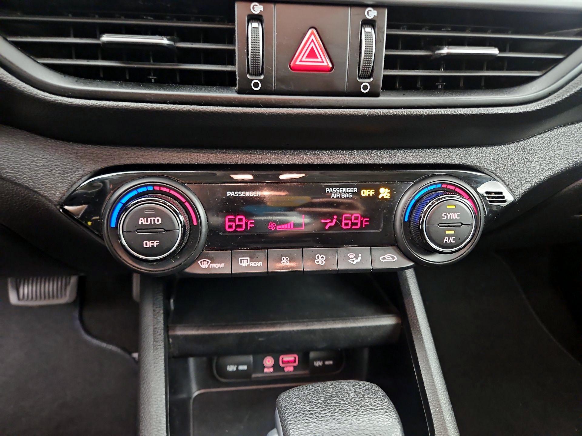 Thumbnail: 2019 Kia Forte - 16