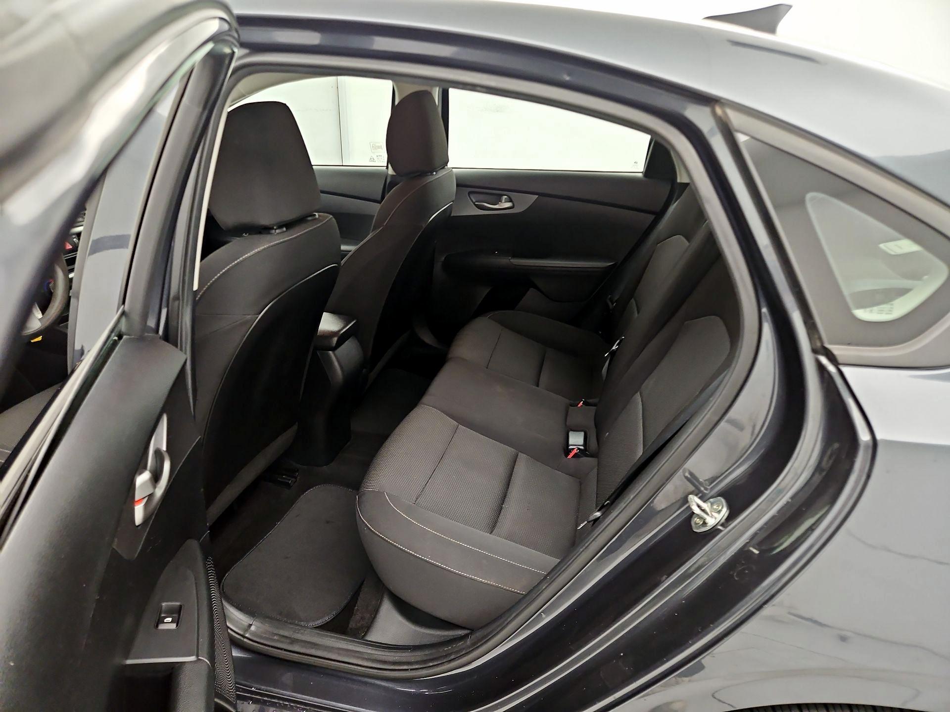 Thumbnail: 2019 Kia Forte - 19