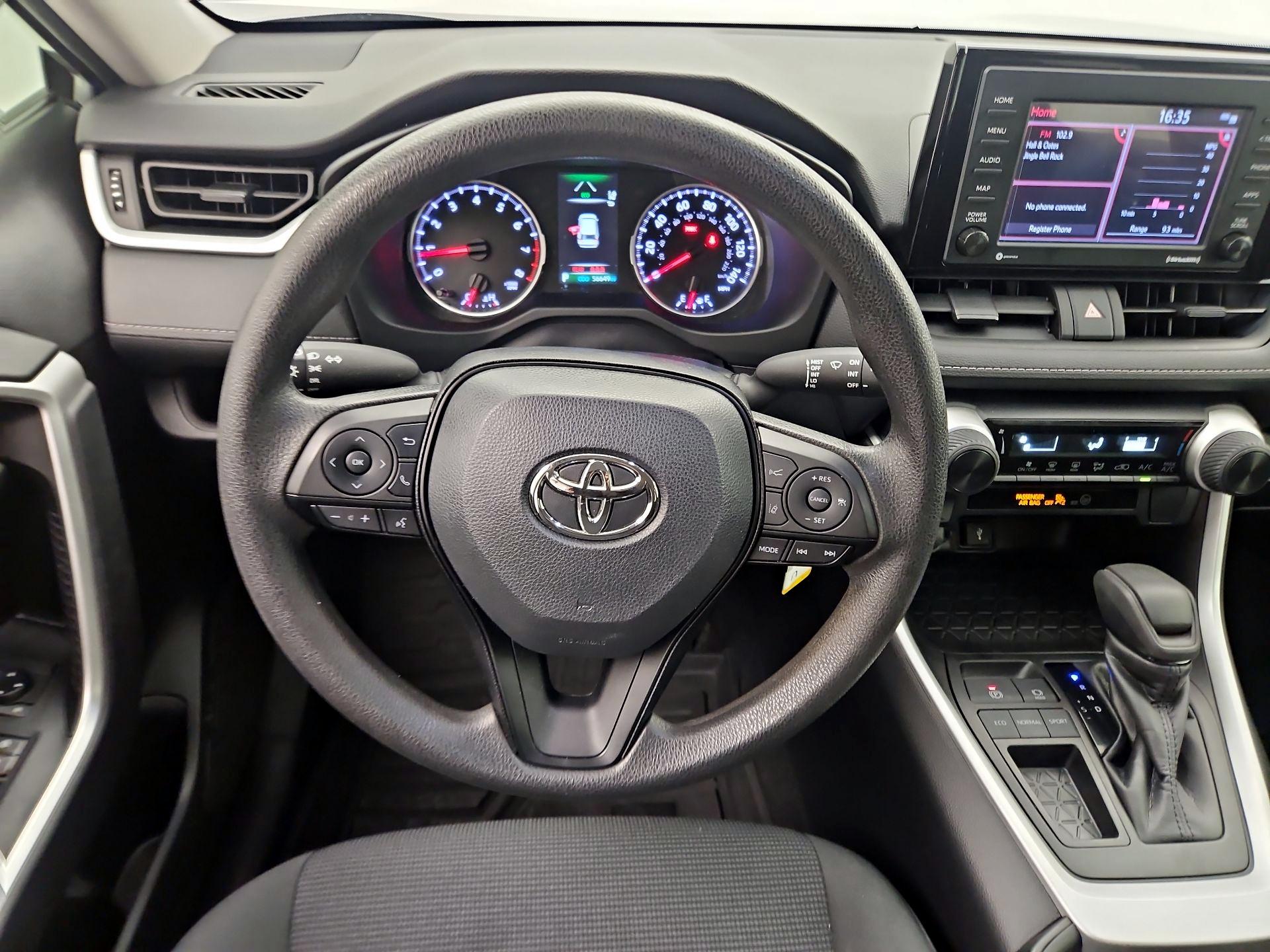 Thumbnail: 2022 Toyota RAV4 - 10