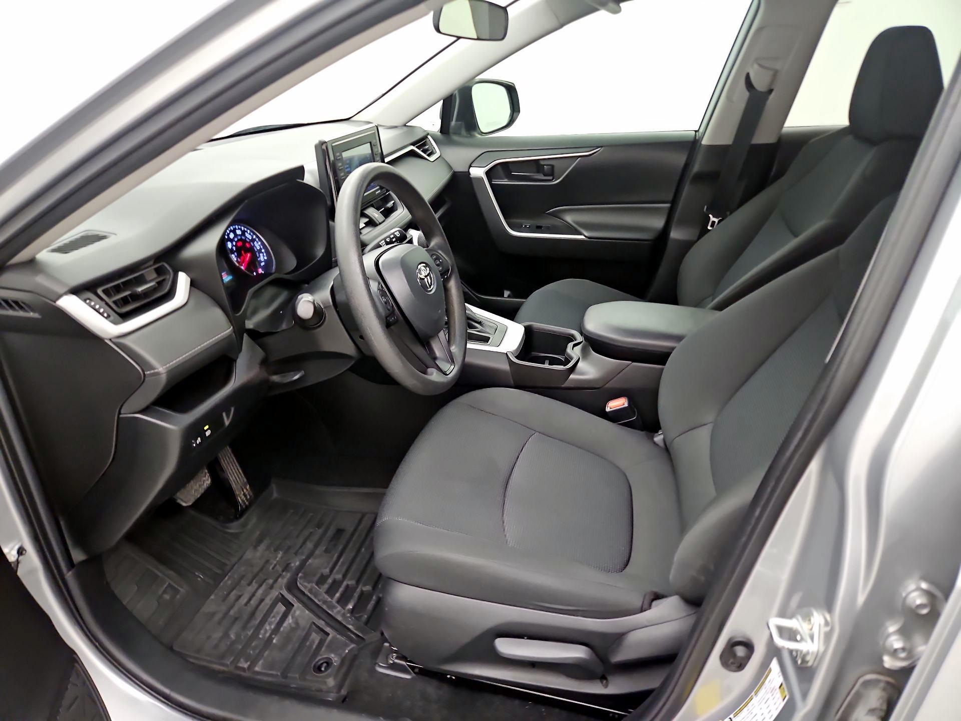 Thumbnail: 2022 Toyota RAV4 - 11