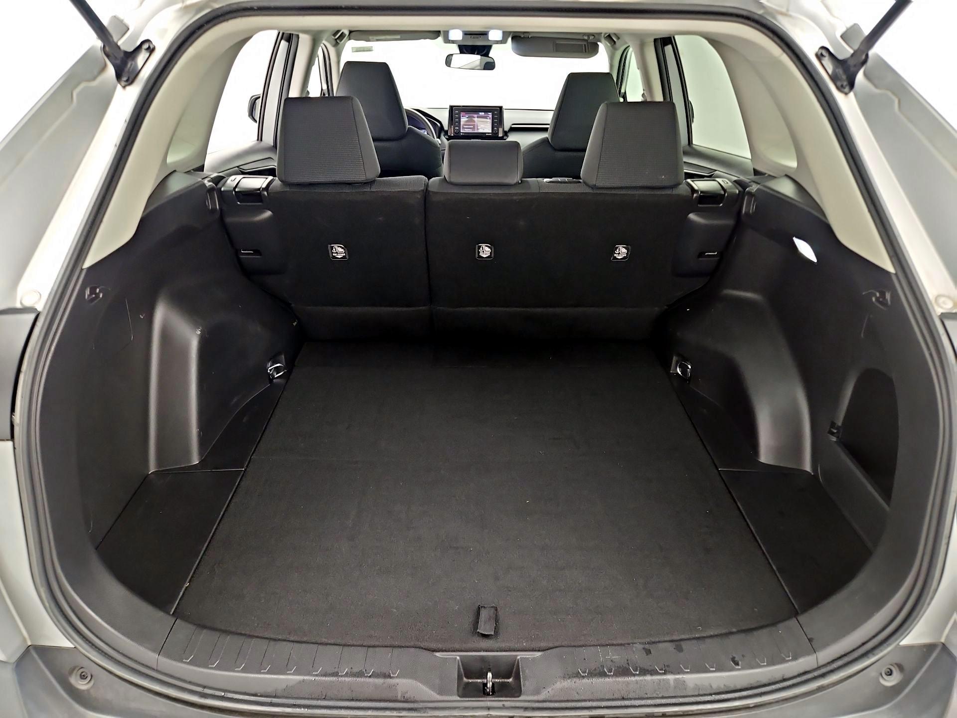 Thumbnail: 2022 Toyota RAV4 - 20