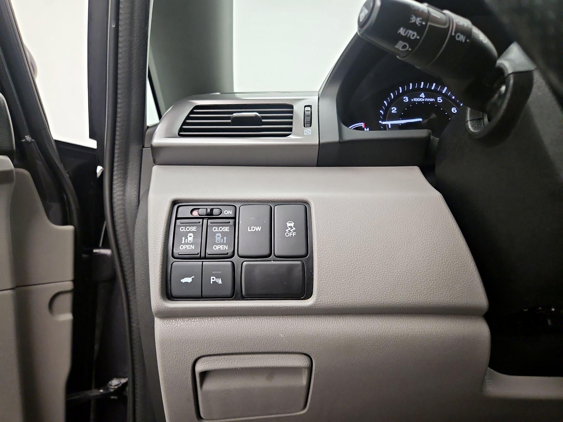 Thumbnail: 2015 Honda Odyssey - 13