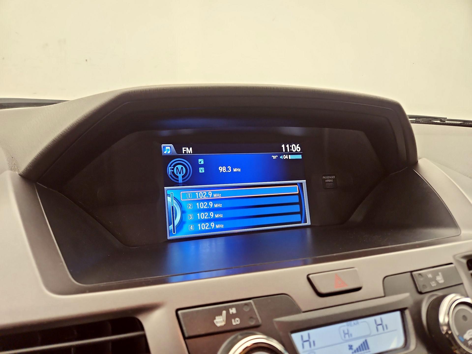 Thumbnail: 2015 Honda Odyssey - 16