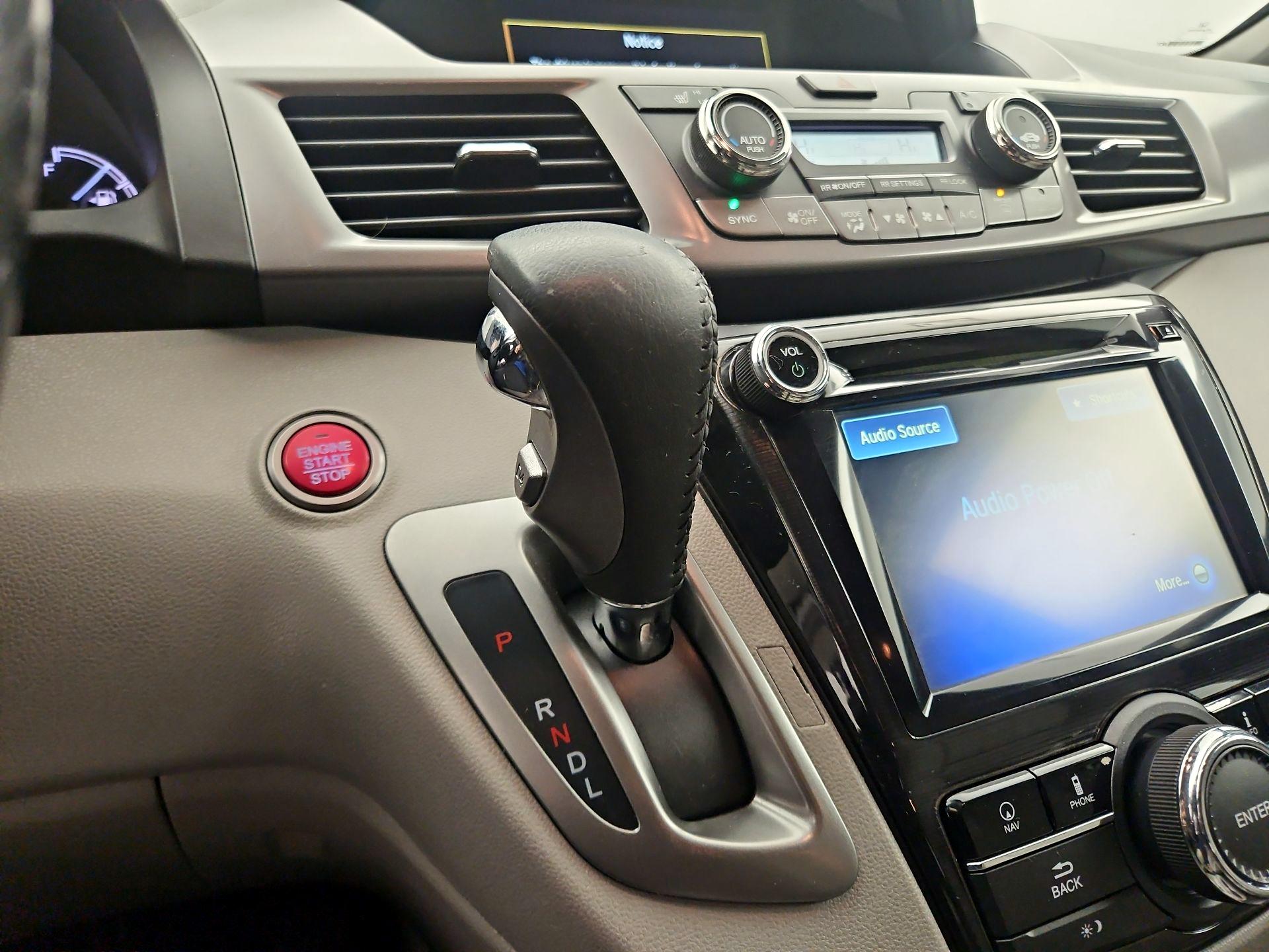 Thumbnail: 2015 Honda Odyssey - 18