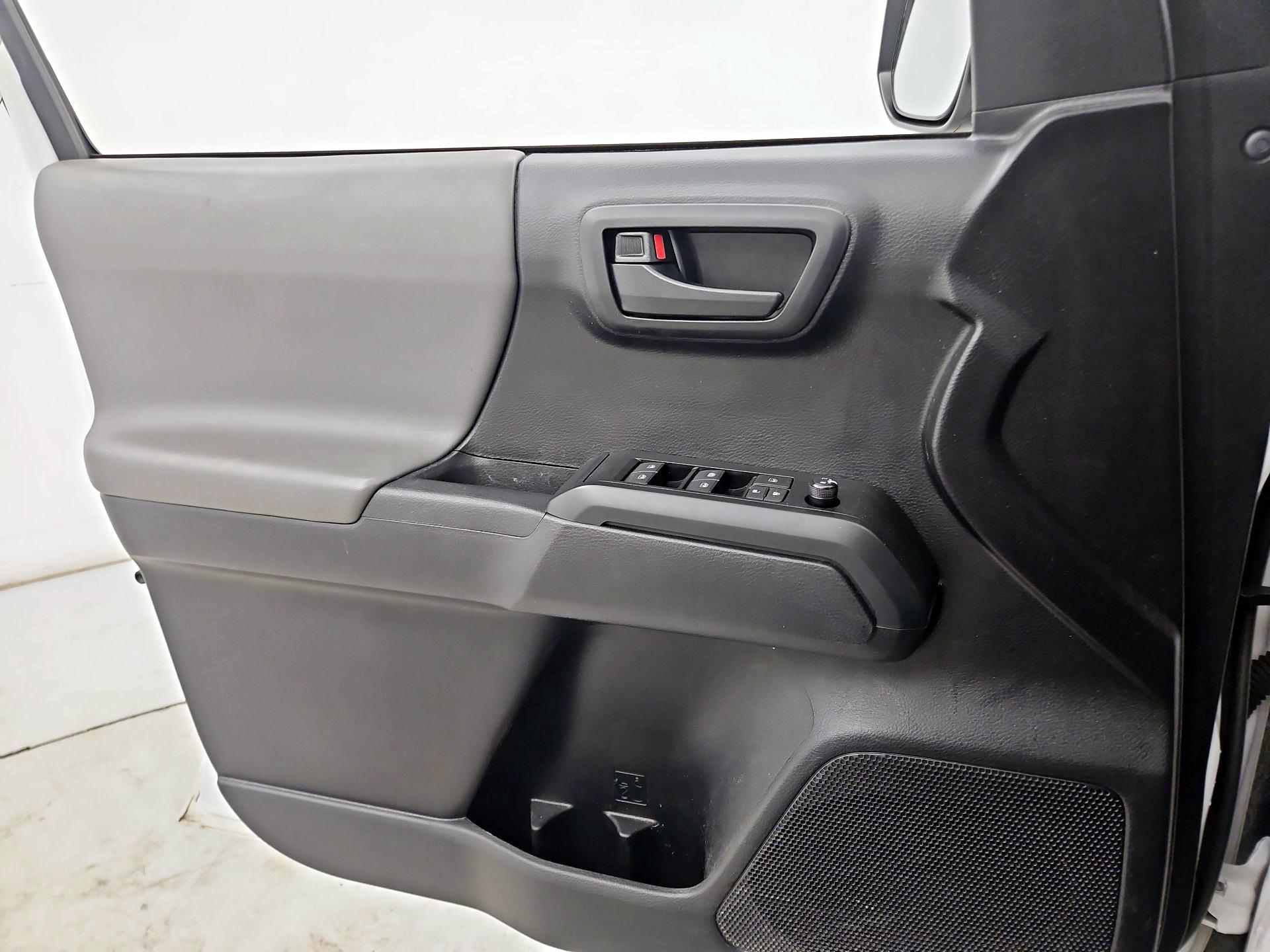 Thumbnail: 2021 Toyota Tacoma - 12