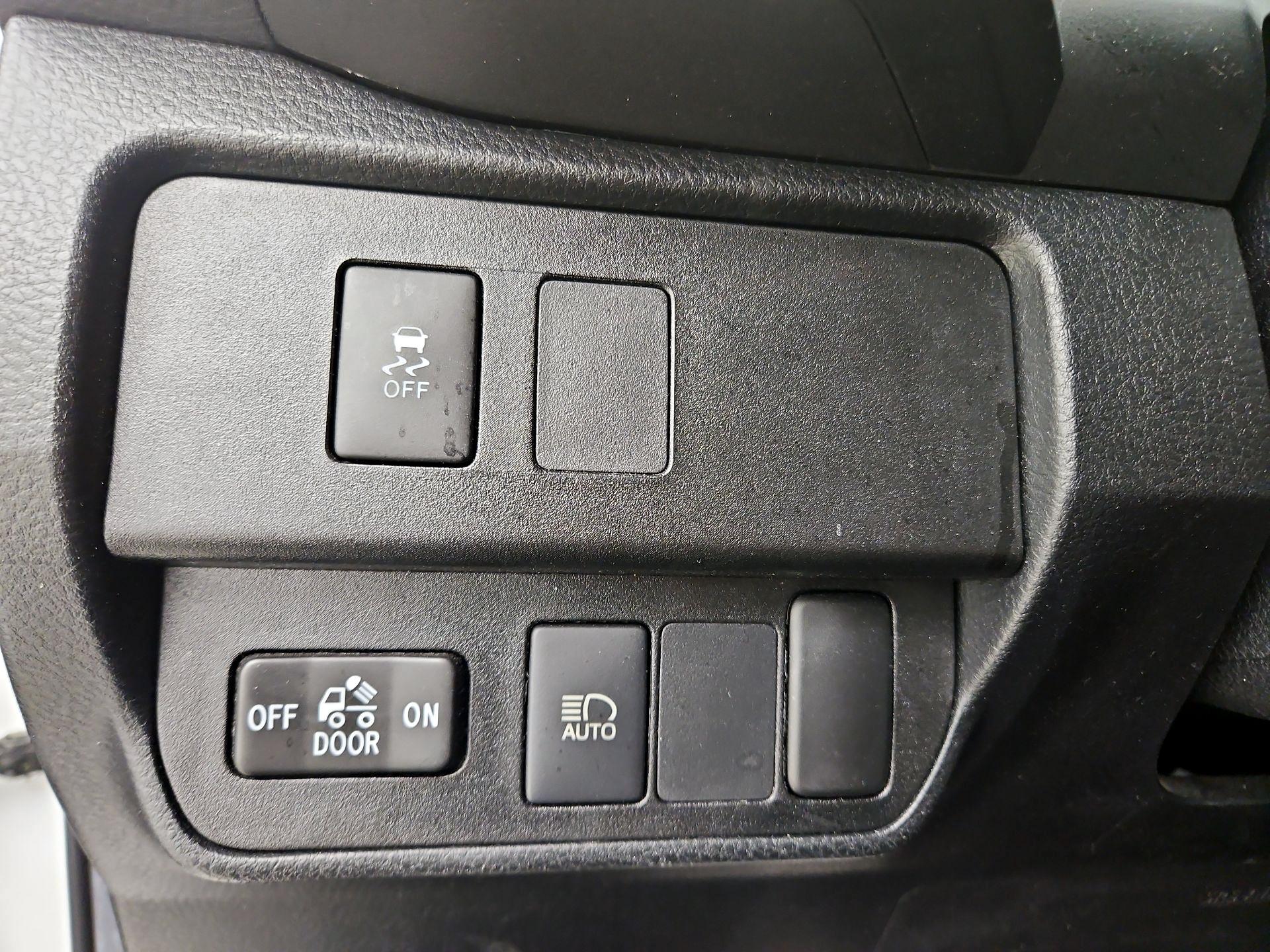 Thumbnail: 2021 Toyota Tacoma - 13