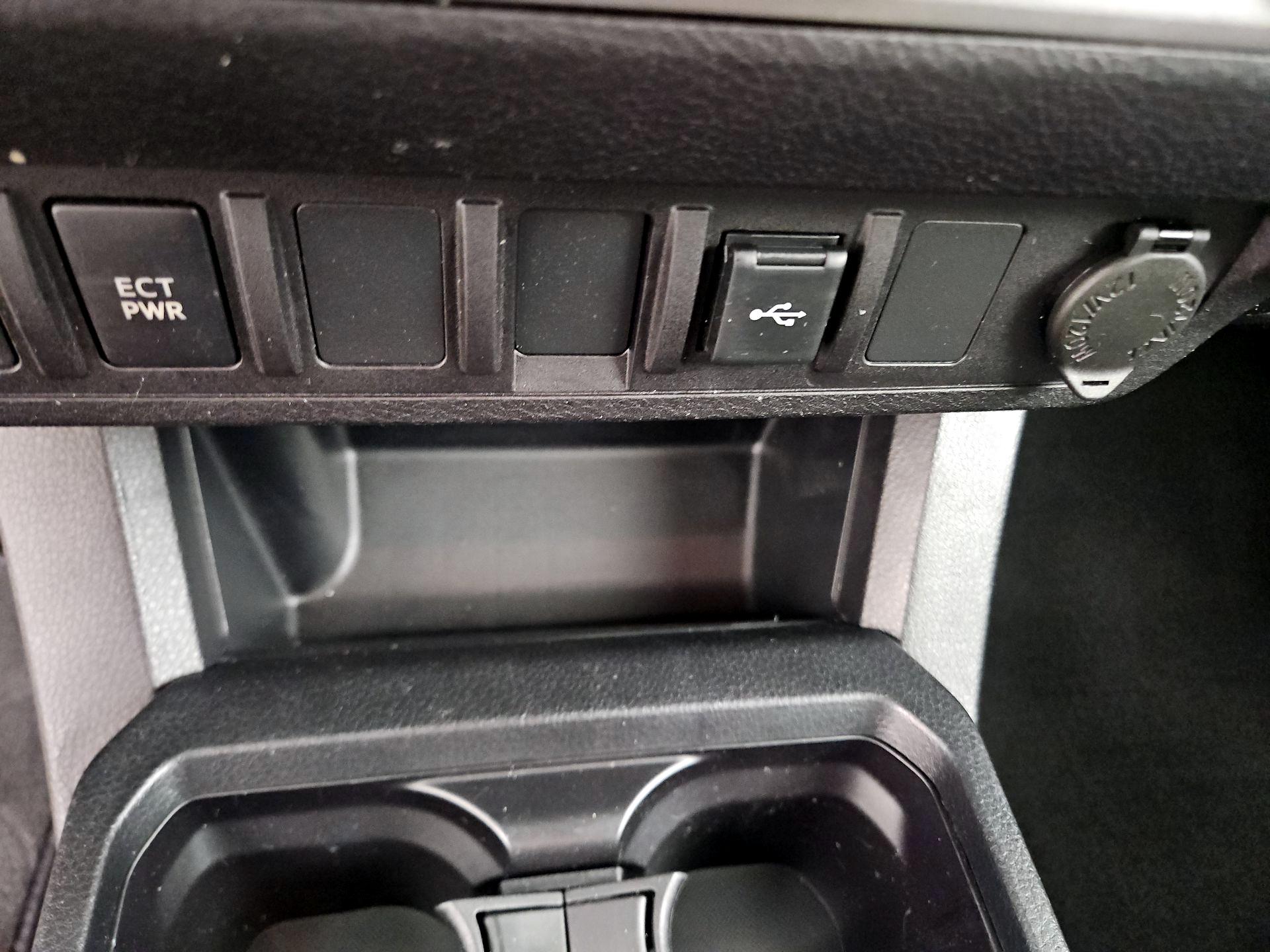 Thumbnail: 2021 Toyota Tacoma - 18