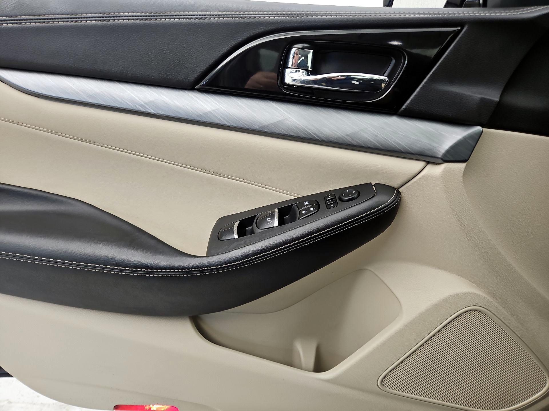 Thumbnail: 2017 Nissan Maxima - 12